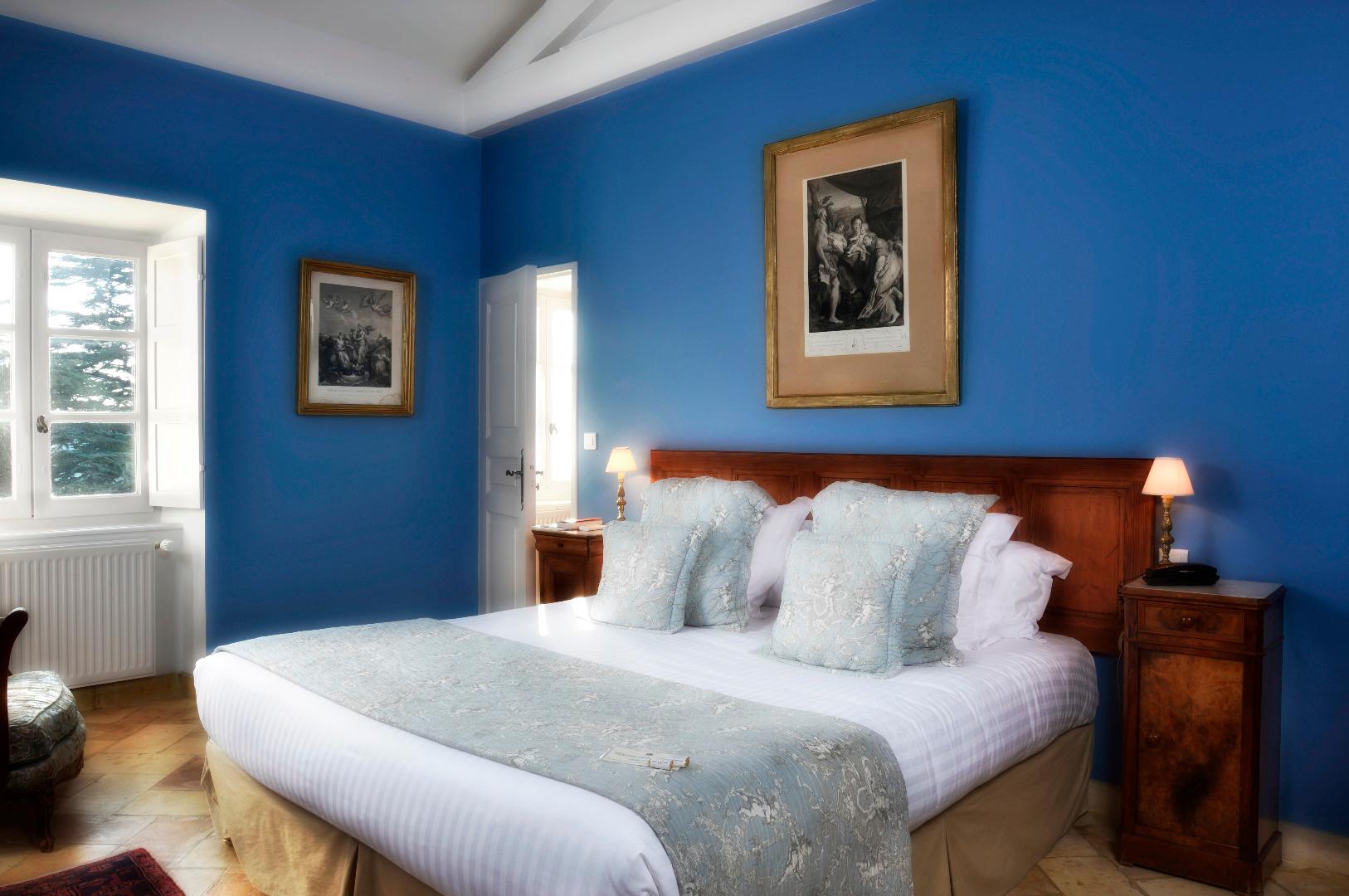 Double Queen Size Bed