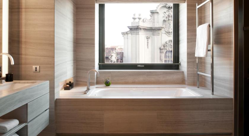 Junior Suite with Balcony