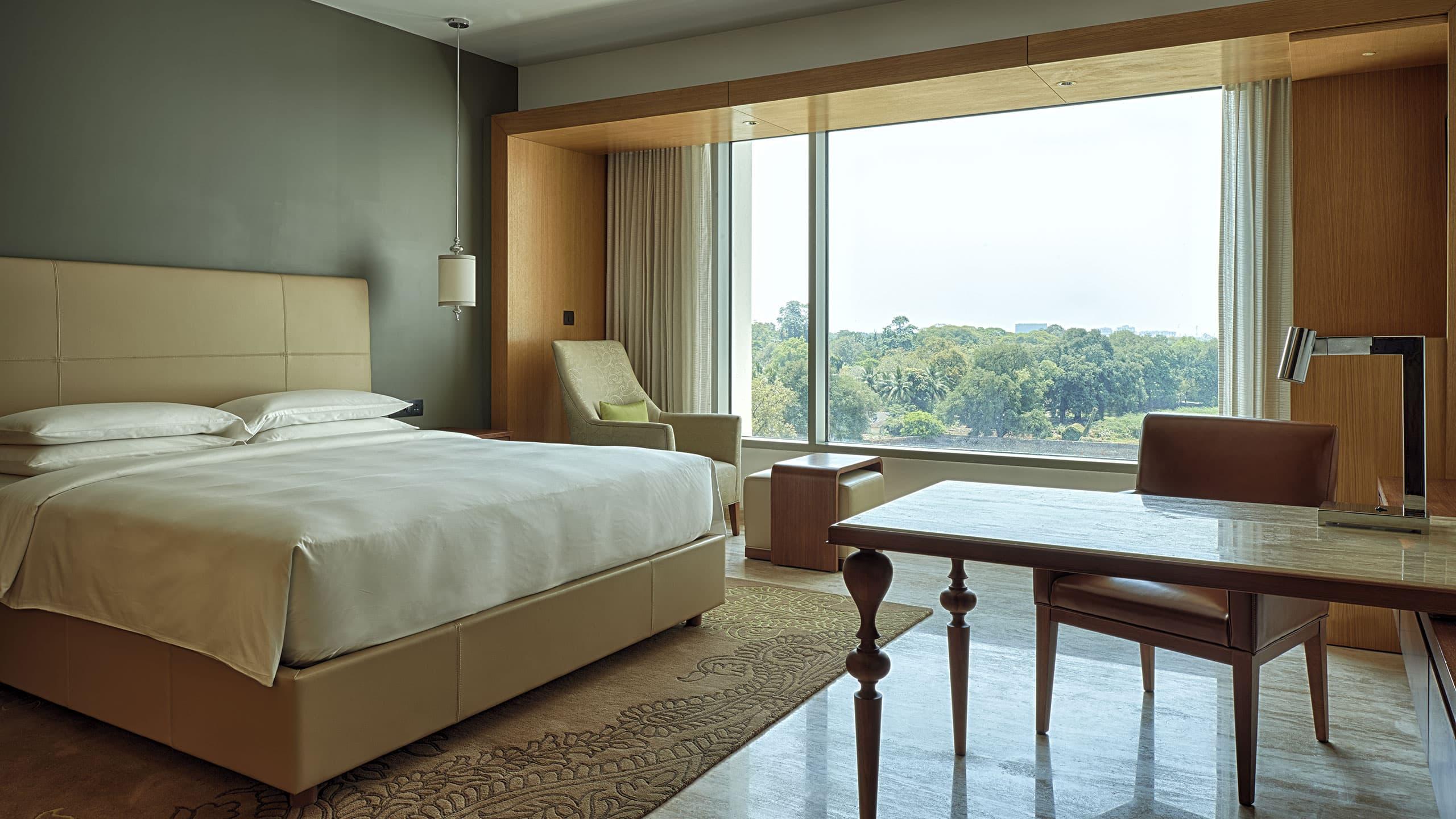 Double Deluxe King Bed