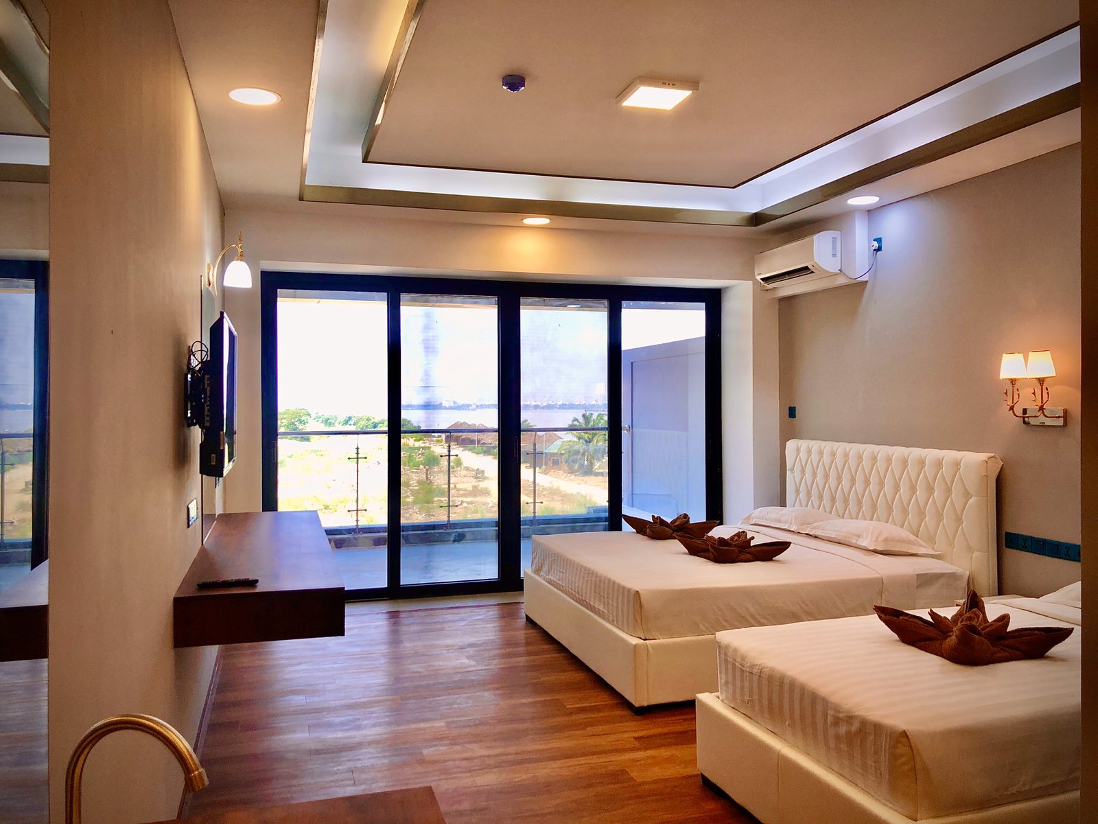 Double Connecting Room