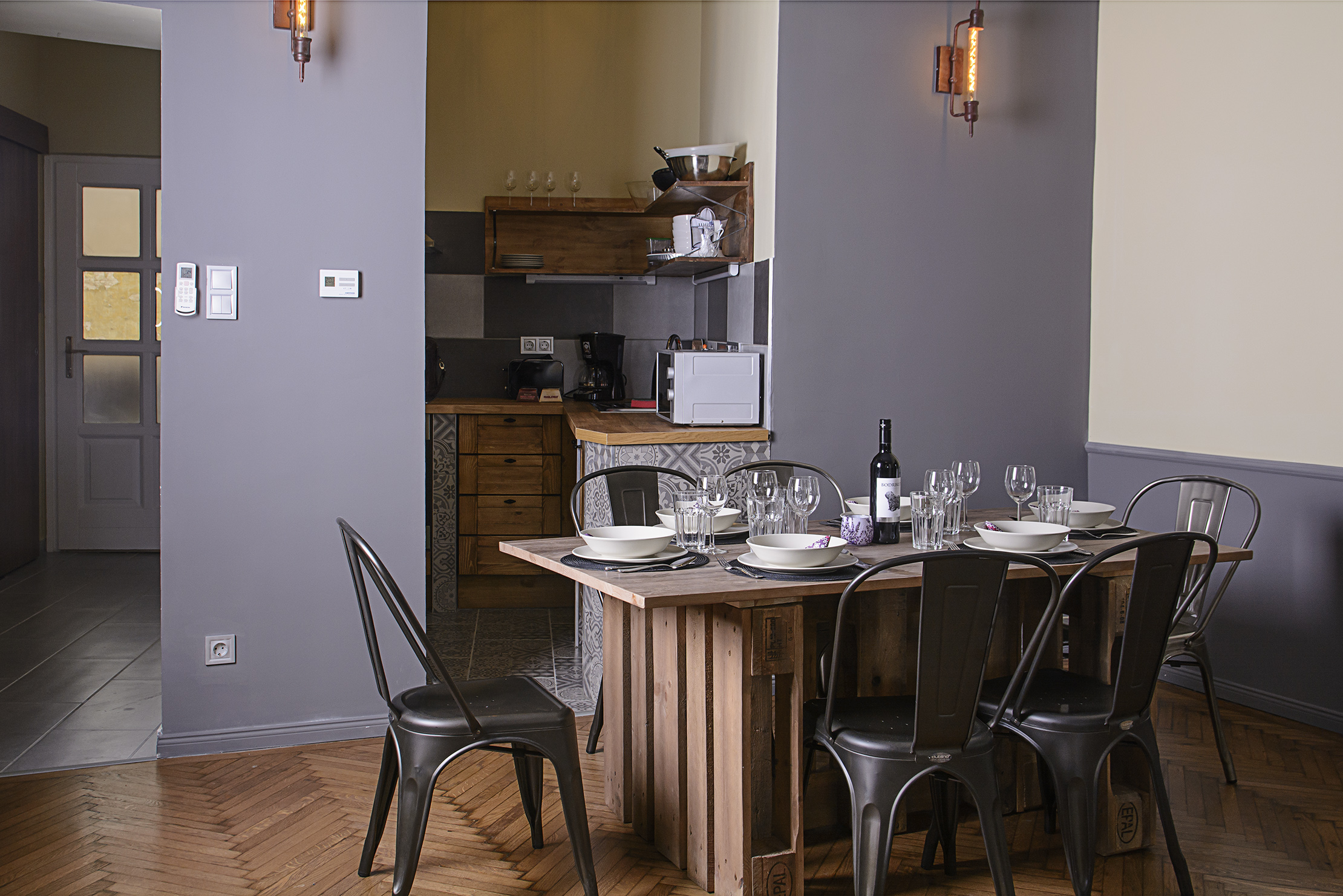 Apartment Four Bedrooms Three Bathrooms