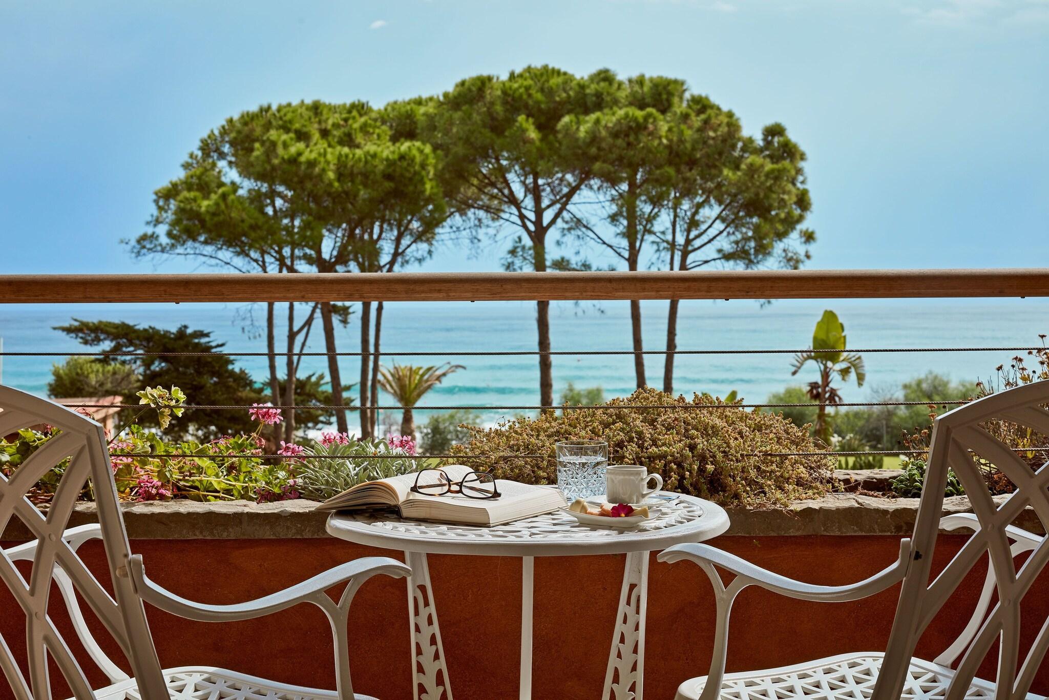 Double Deluxe Sea Front