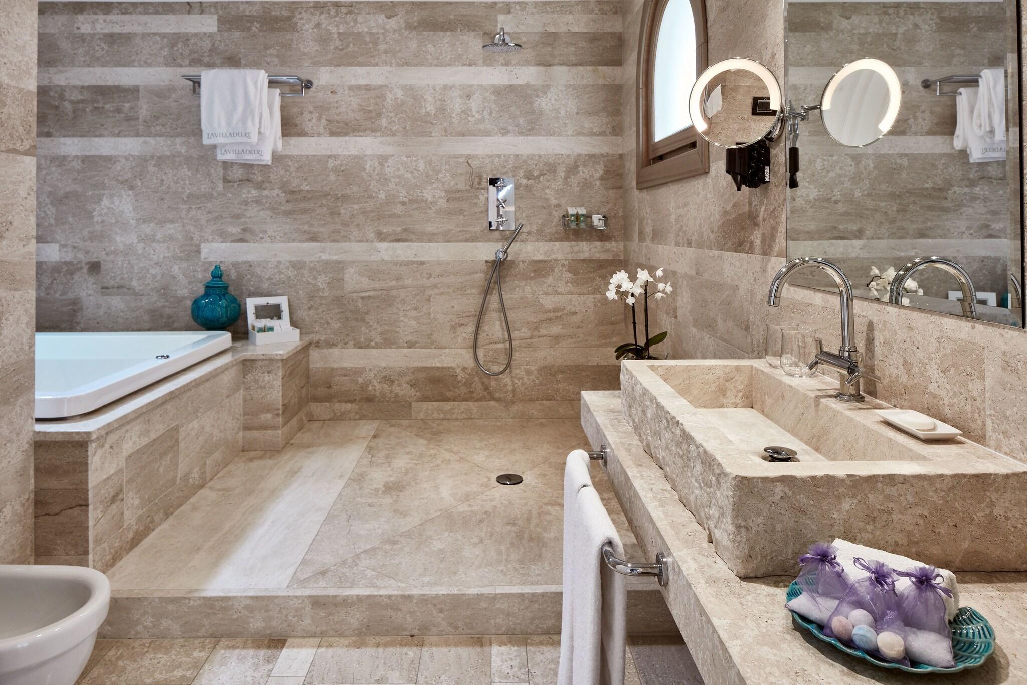 Junior Suite King Size Bed