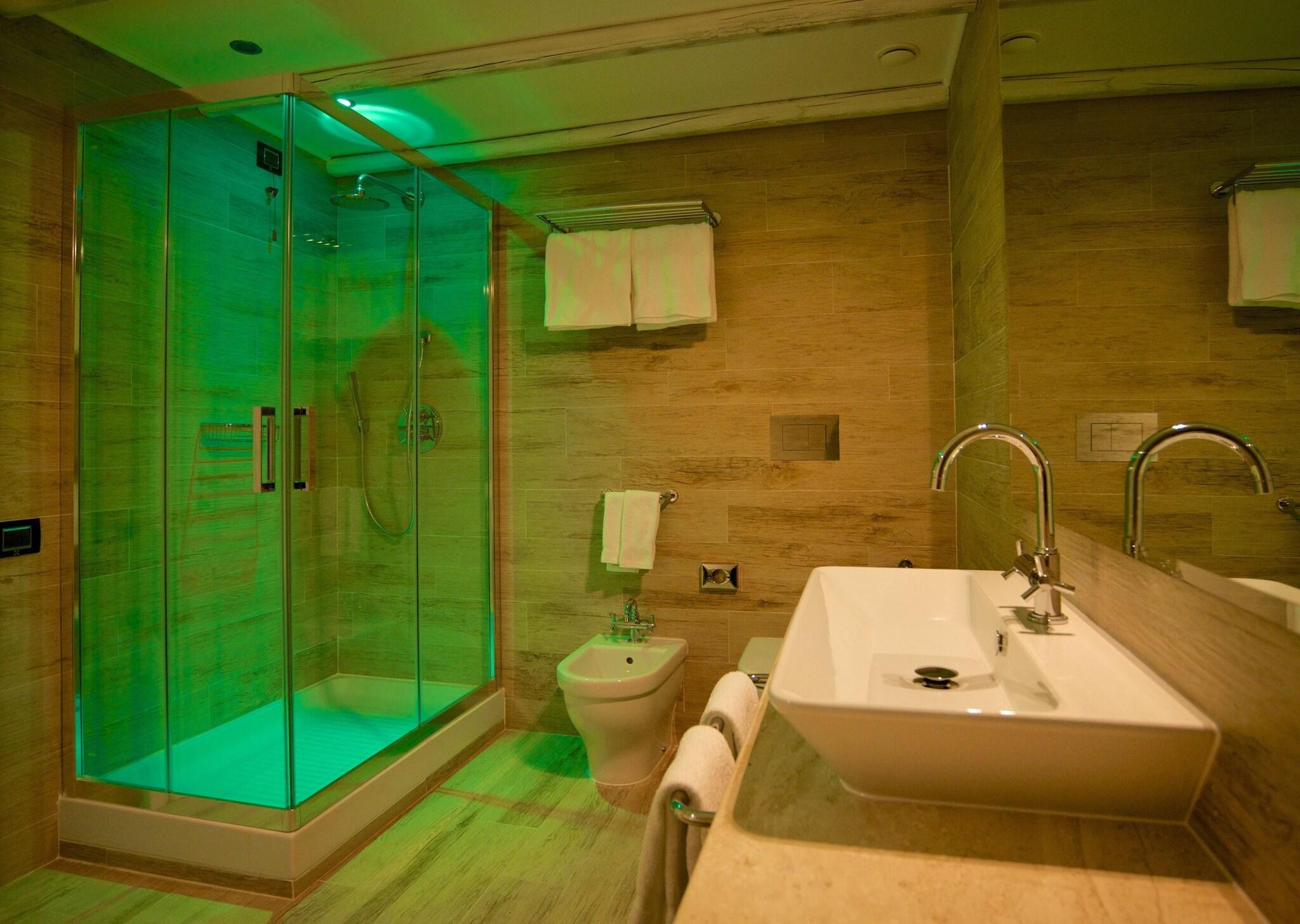 Junior Suite King Size Bed