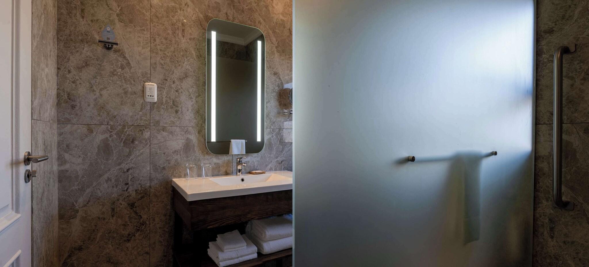 Junior Suite King Size Bed