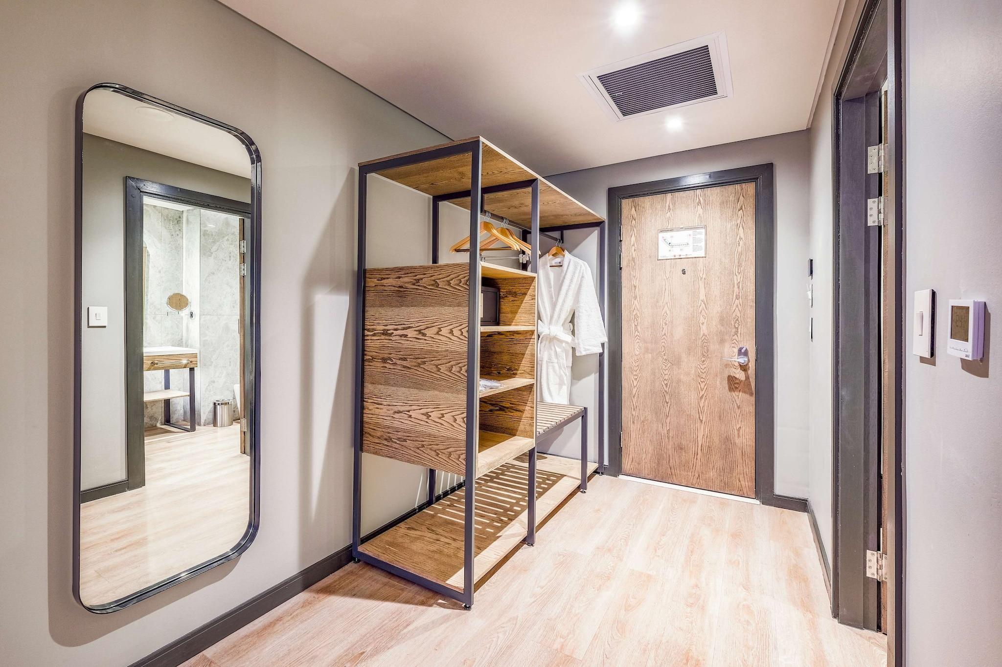 Double Executive King Bed