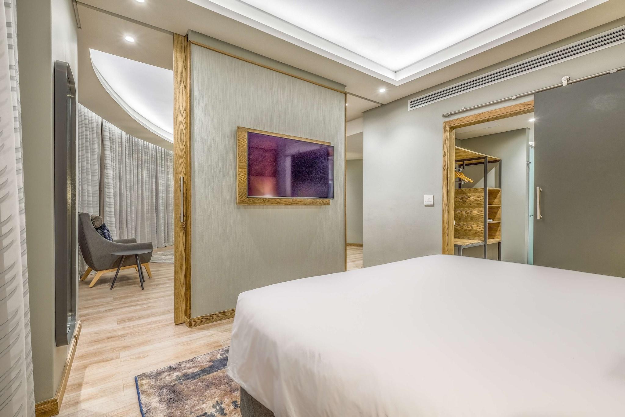 Double Executive King Bed