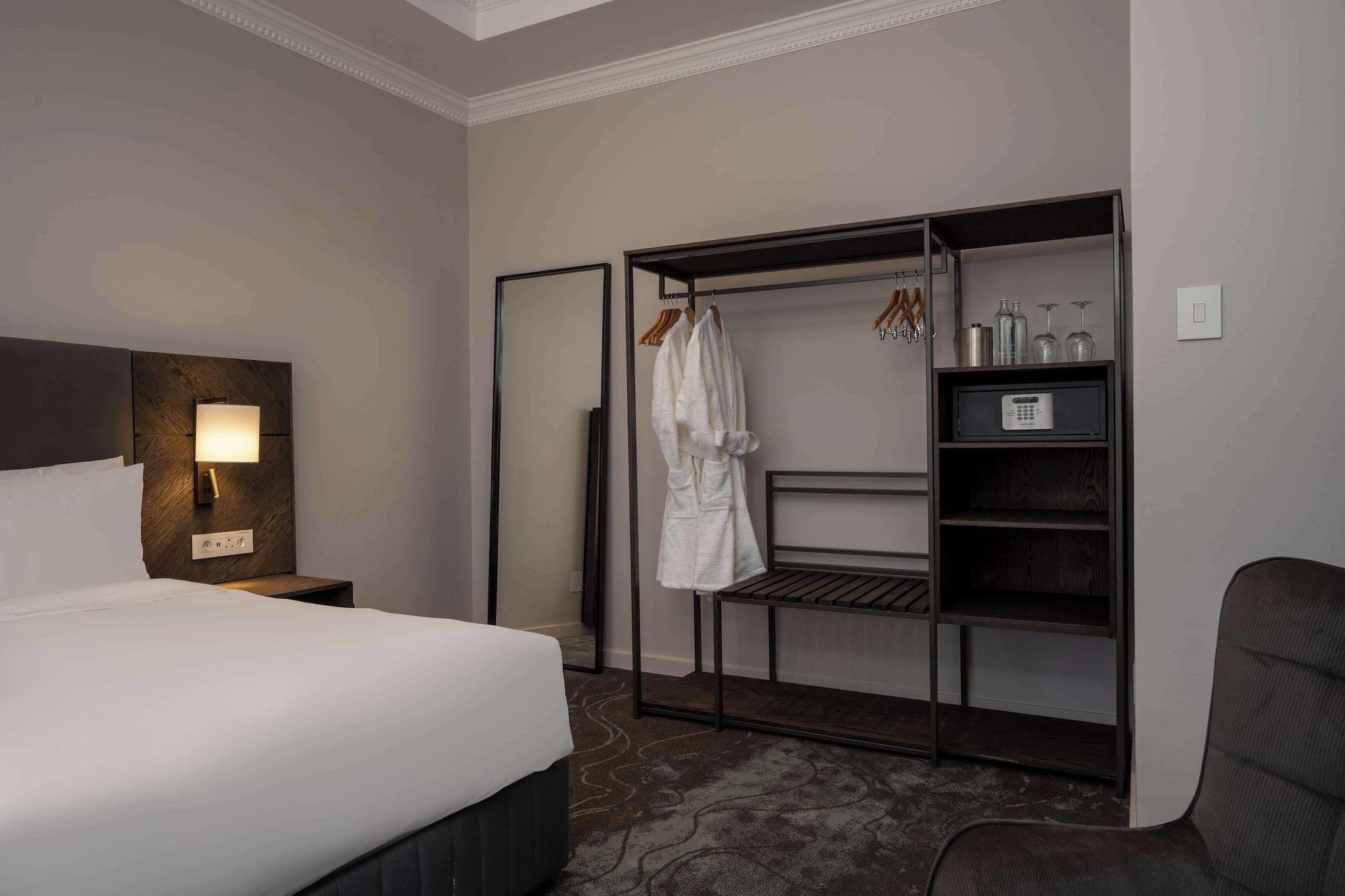 Junior Suite King Size Bed