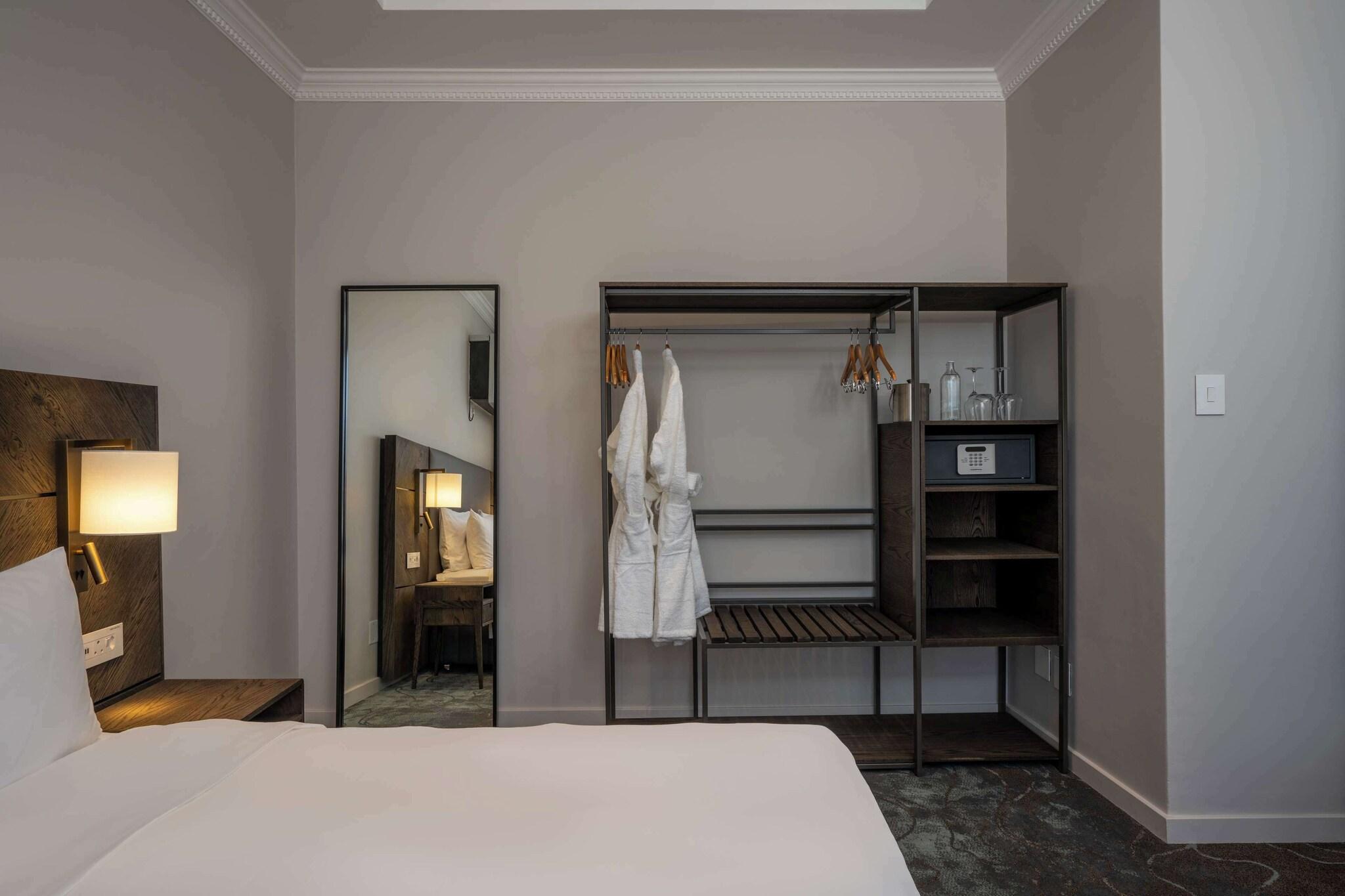 Junior Suite King Size Bed