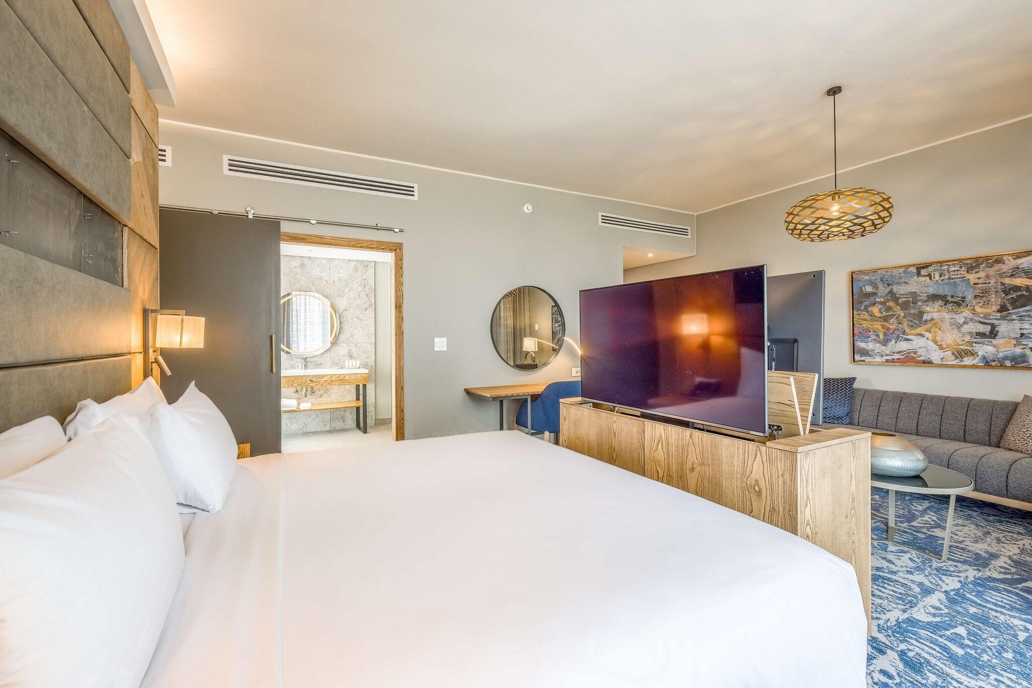 Junior Suite King Size Bed