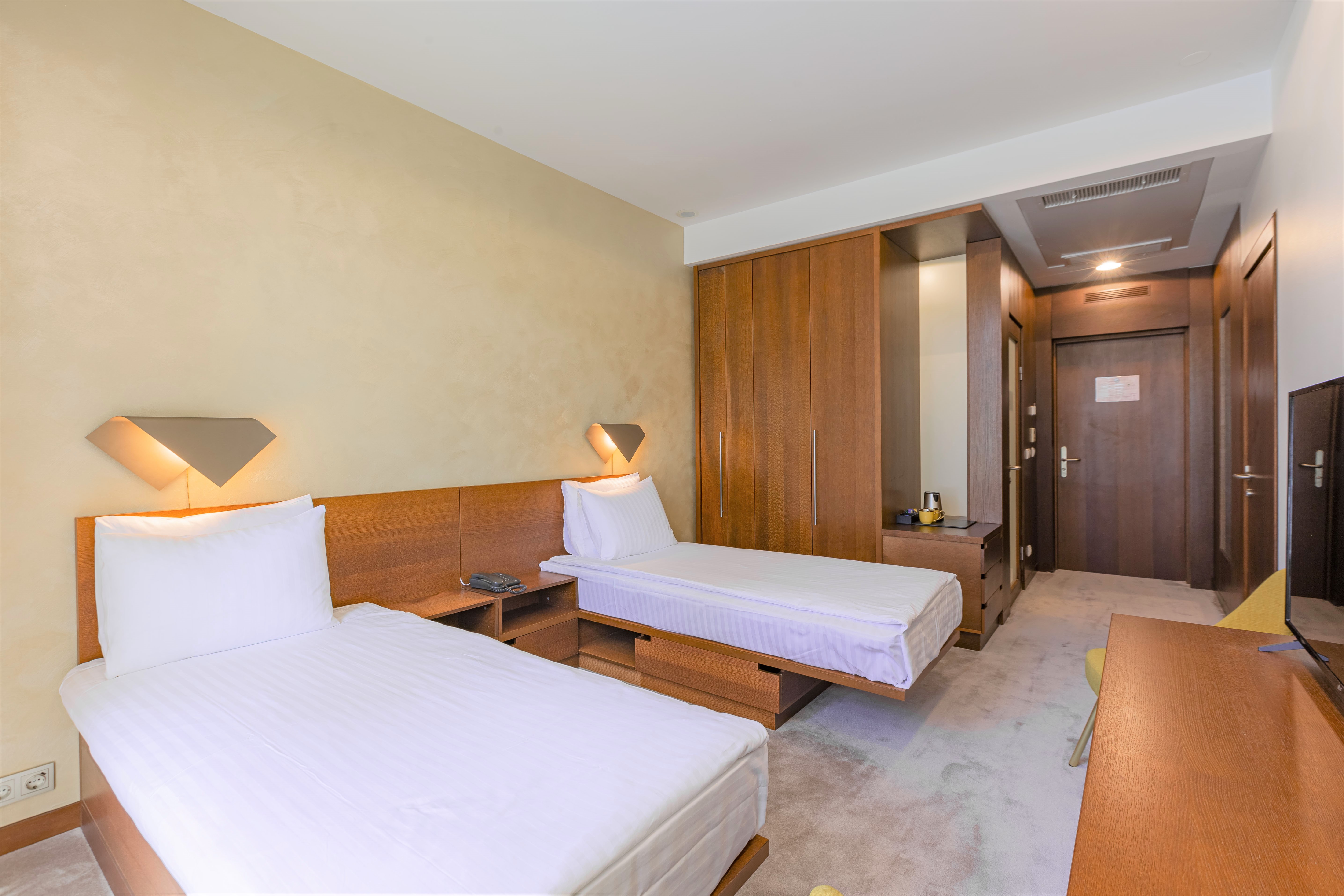 Double or Twin Standard