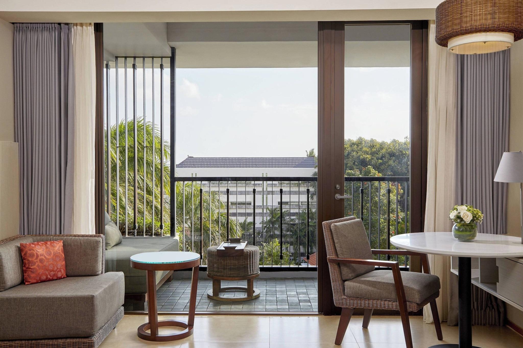 Twin Deluxe City View