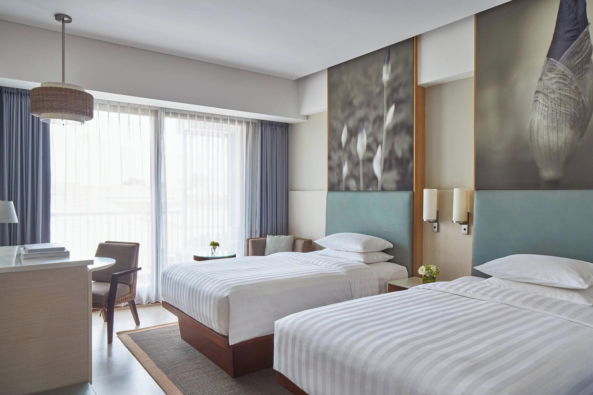 Twin Deluxe City View