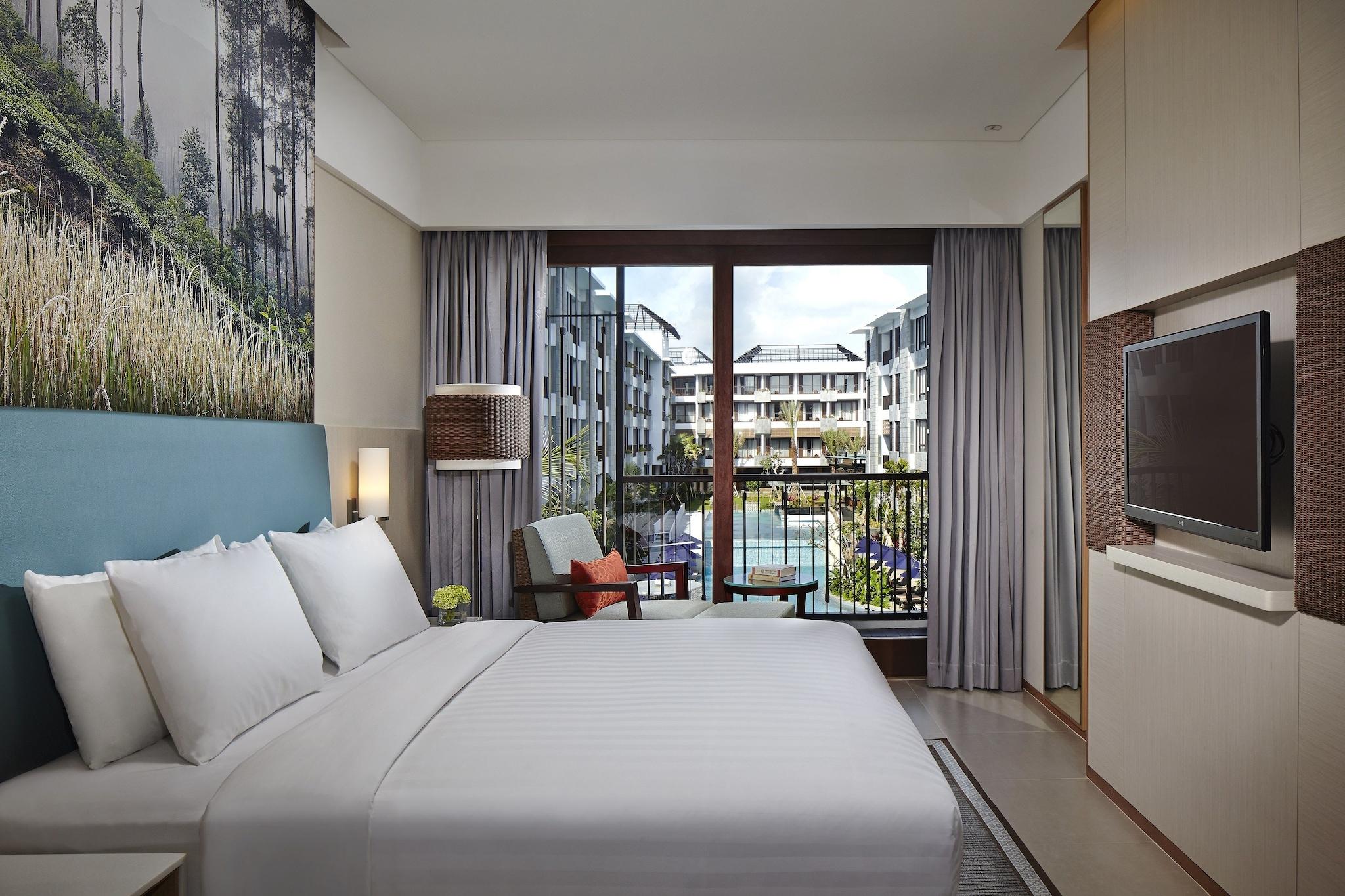 Double Deluxe Pool View