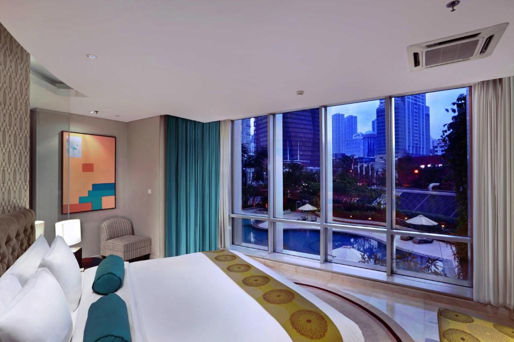 Suite Pool View One Bedroom