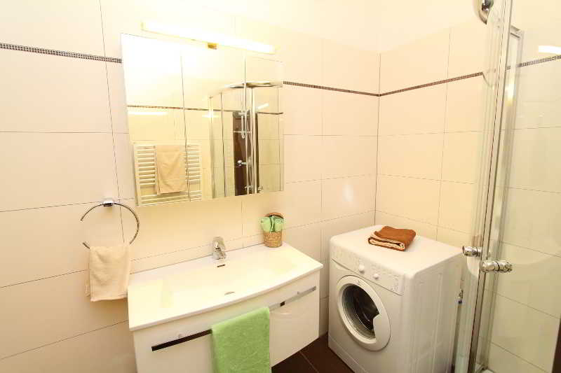 Apartment Capacity 4