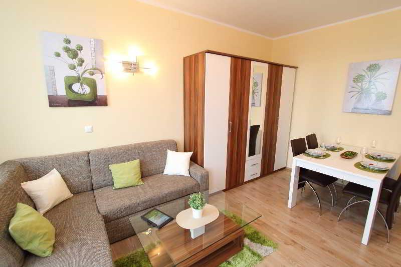 Apartment Capacity 4