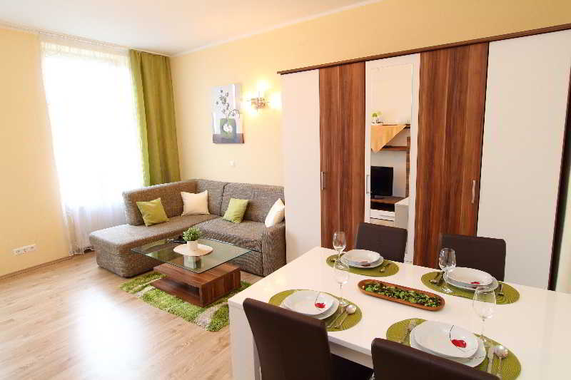 Apartment Capacity 4