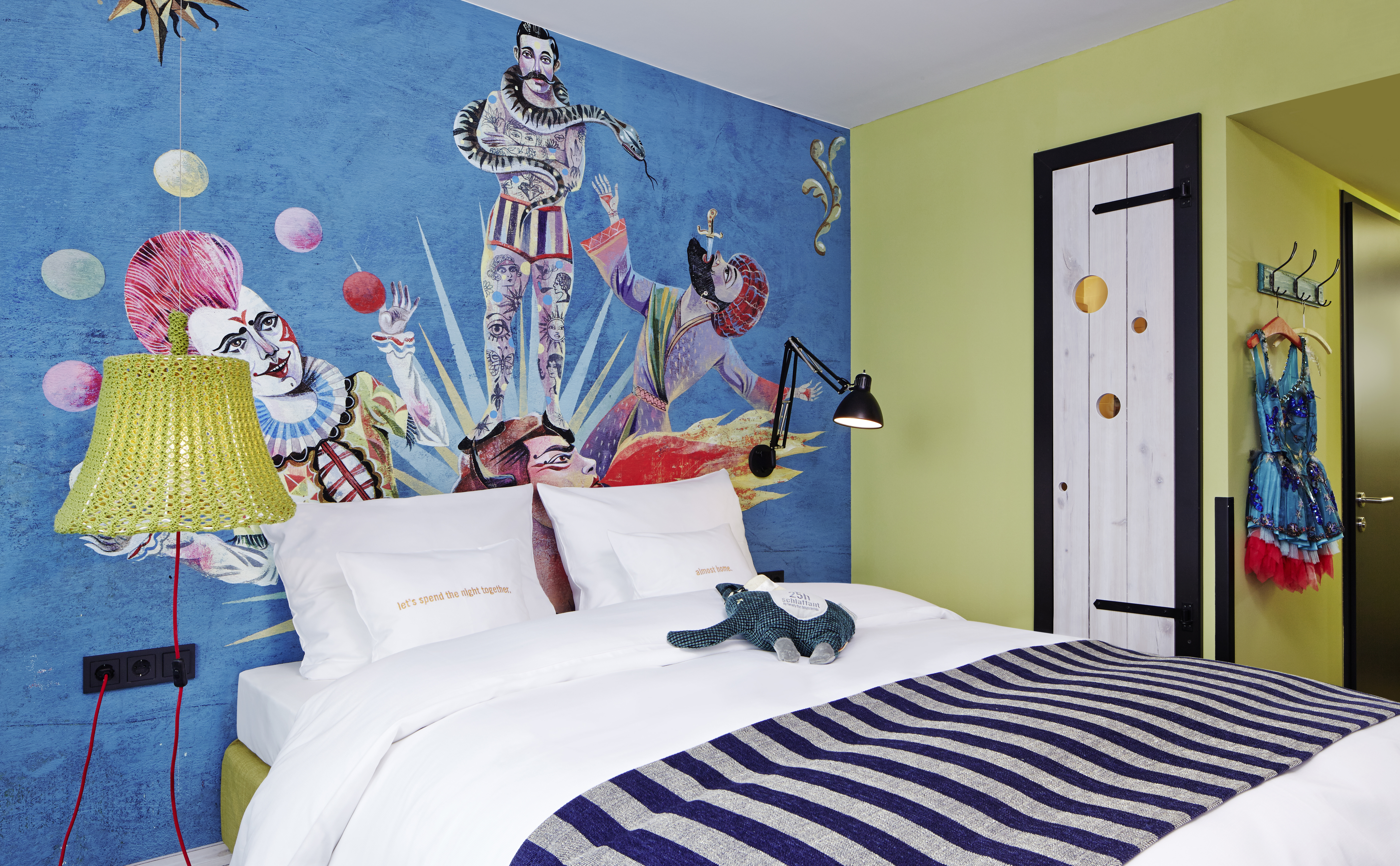 Double Queen Size Bed