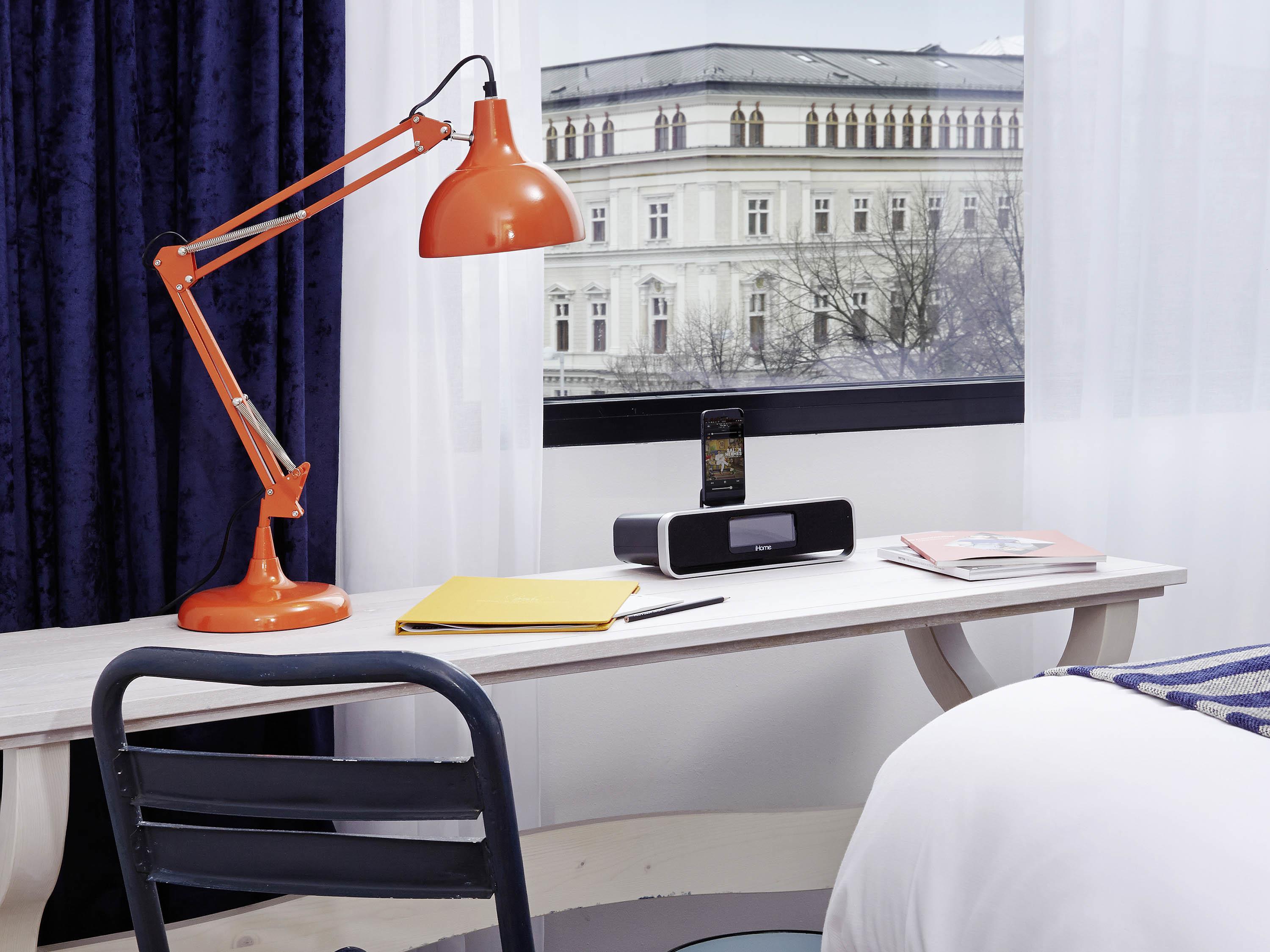 Double Queen Size Bed