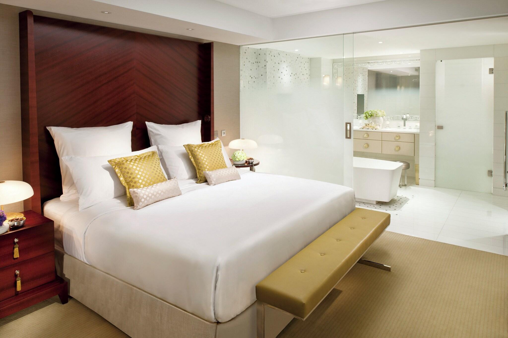 Junior Suite King Size Bed