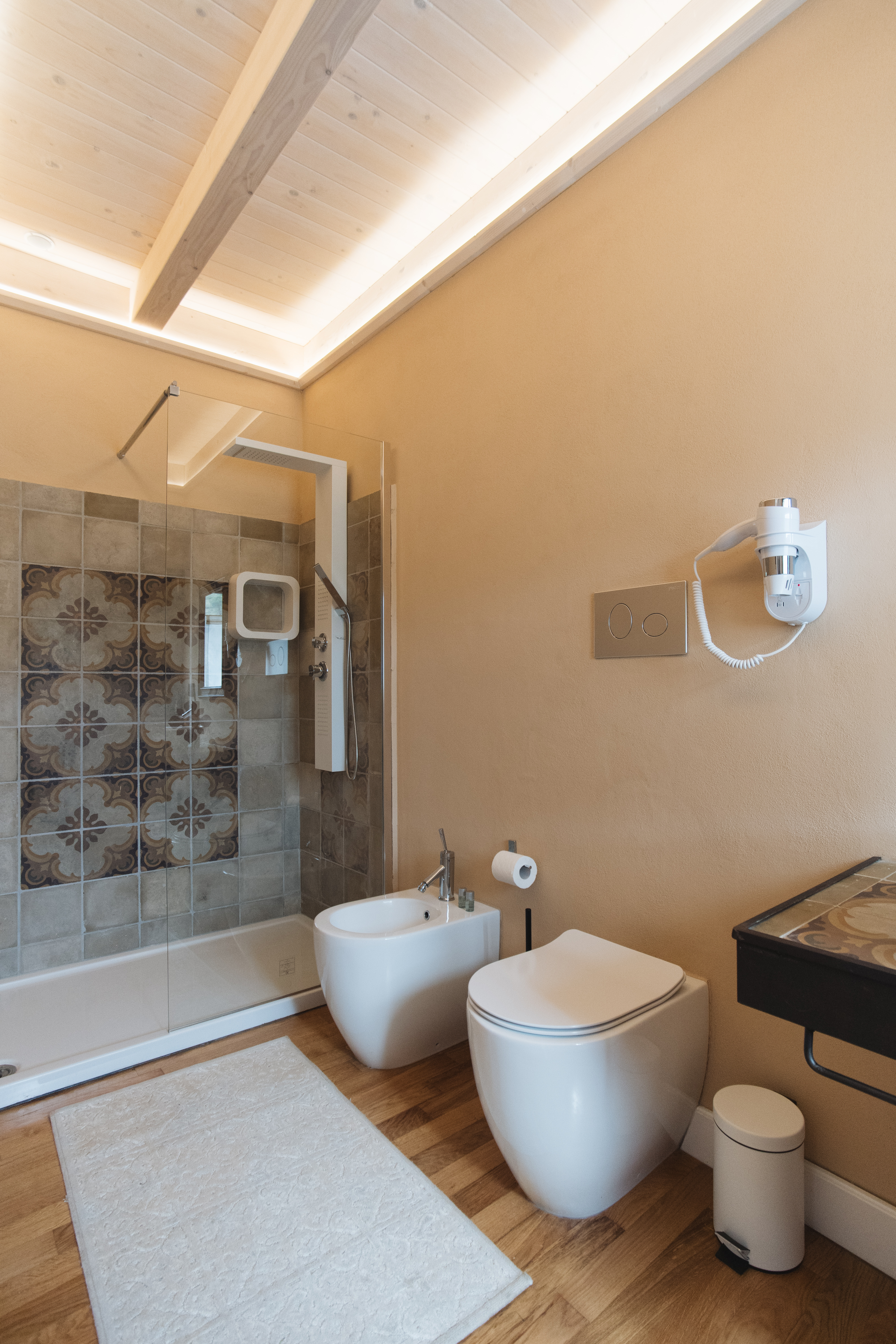 Single Deluxe Superior