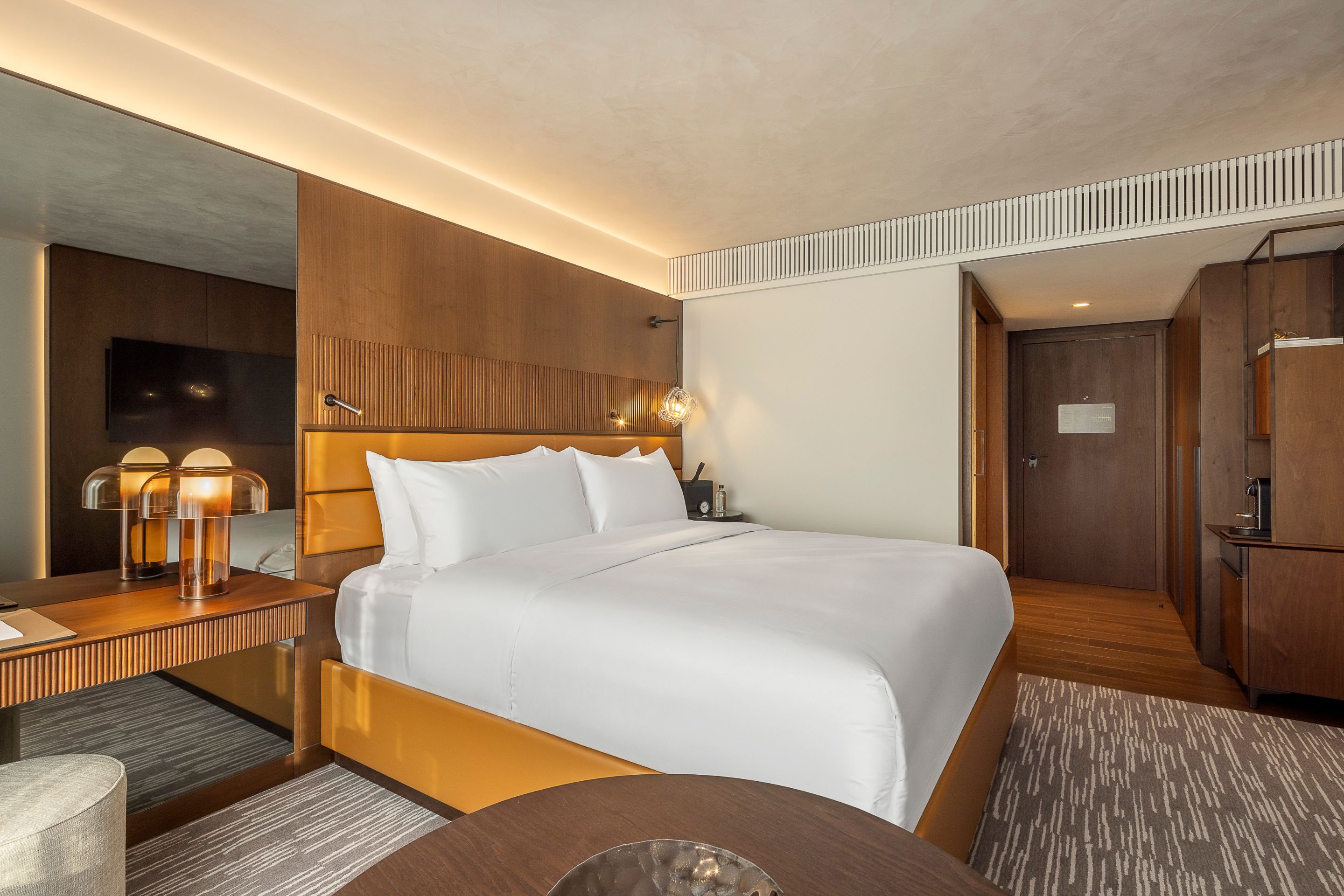 Double Deluxe King Bed