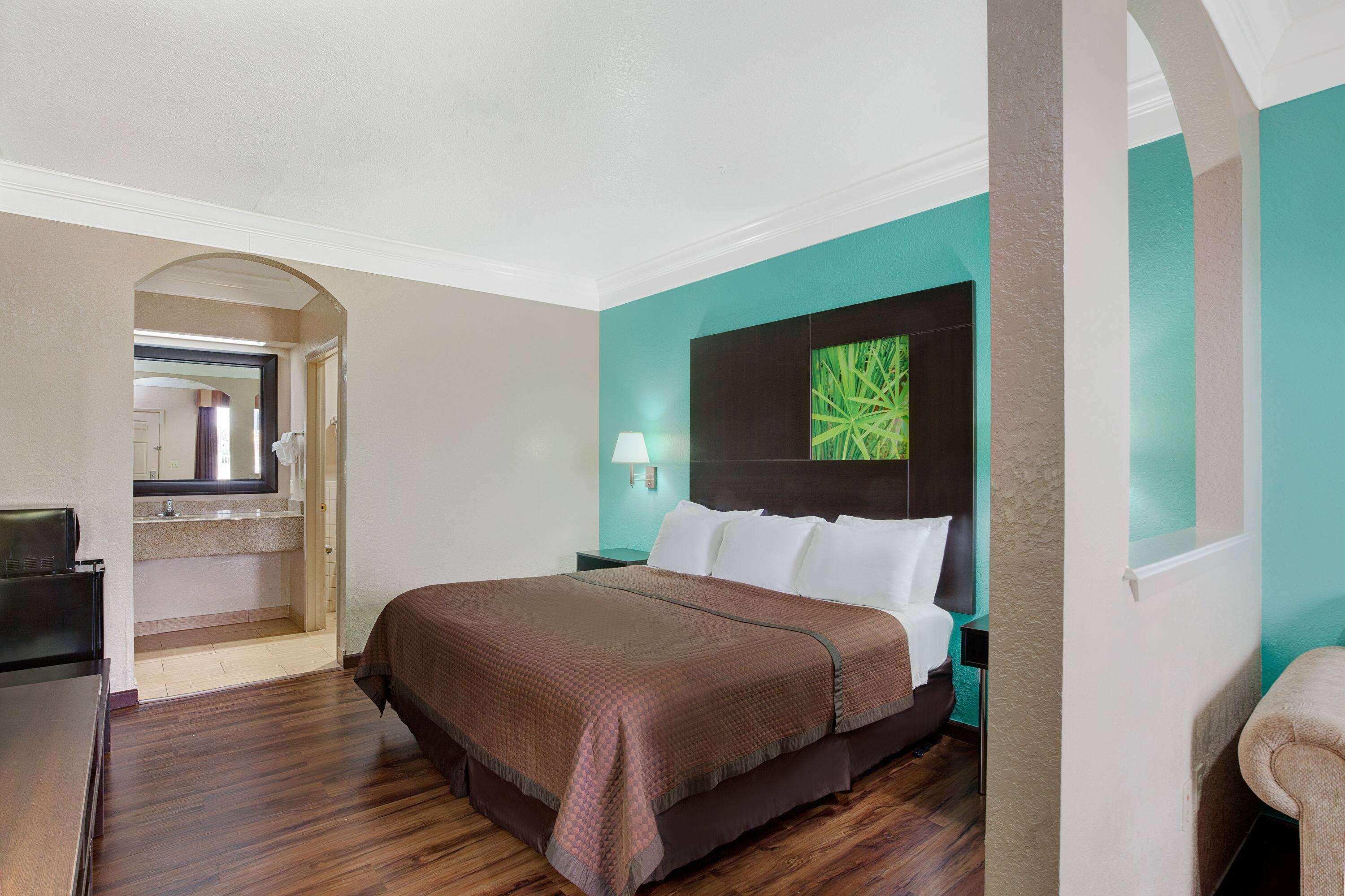 Double King Bed Non Smoking