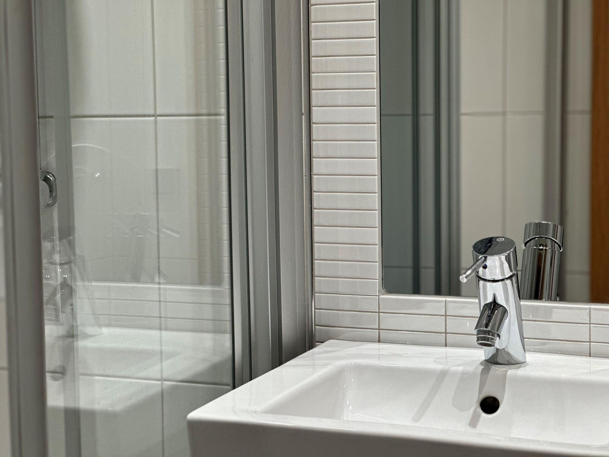 Double Queen Size Bed