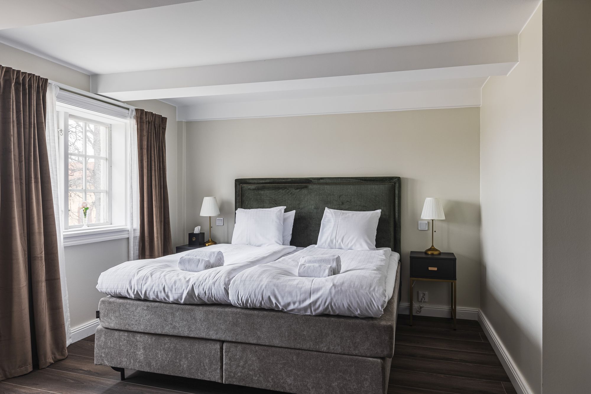 Double Deluxe One Bed