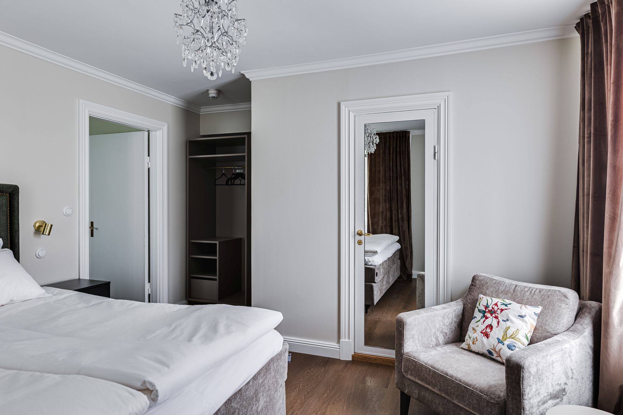 Suite Two Bedrooms One Bathroom