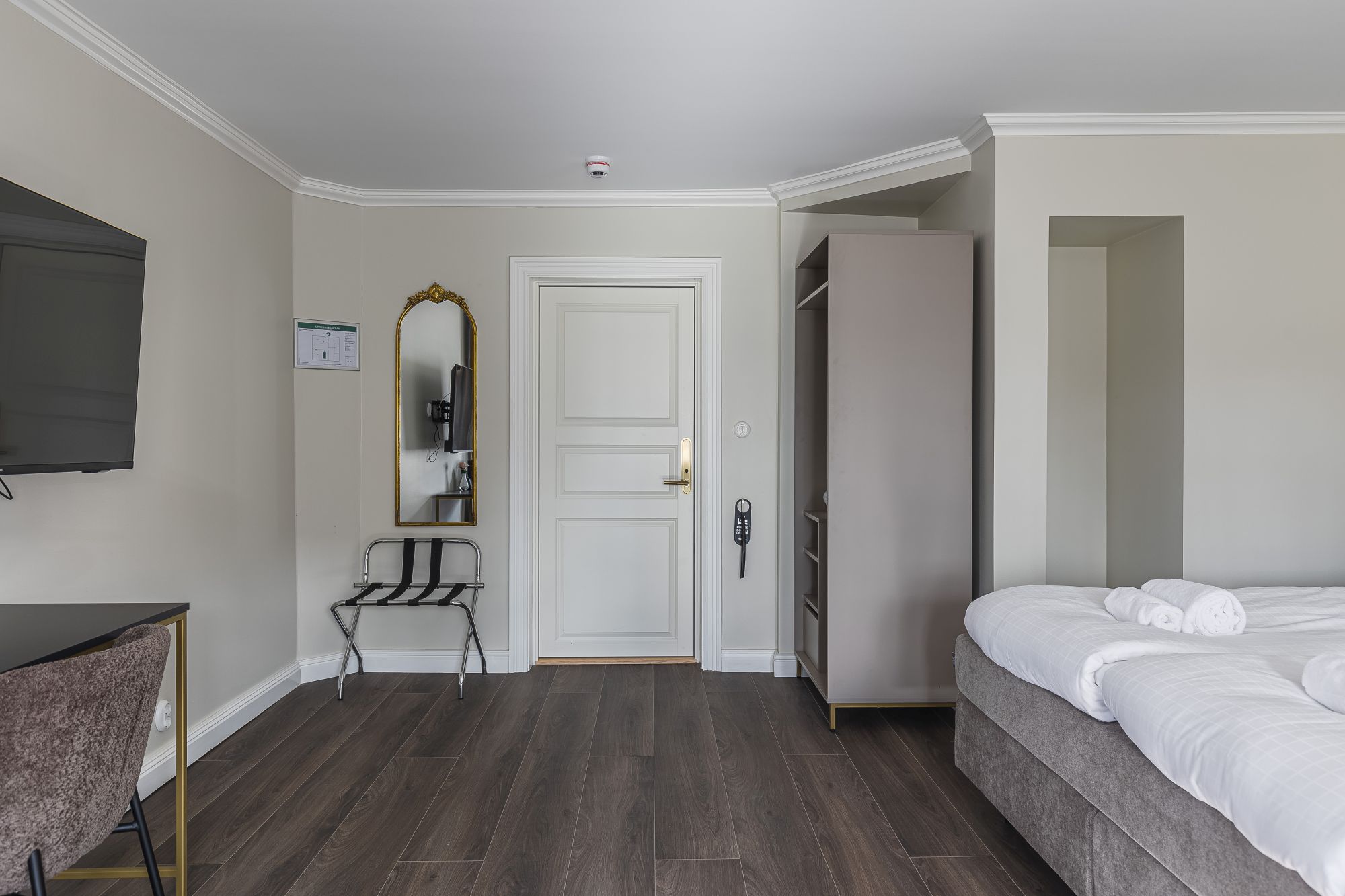 Double Luxury One Bedroom