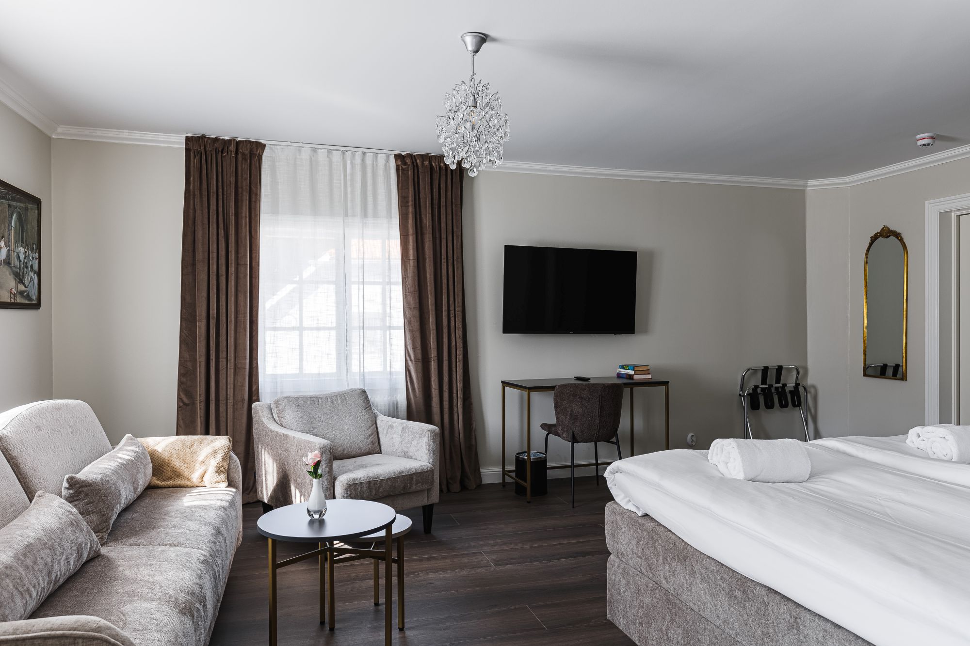 Double Luxury One Bedroom