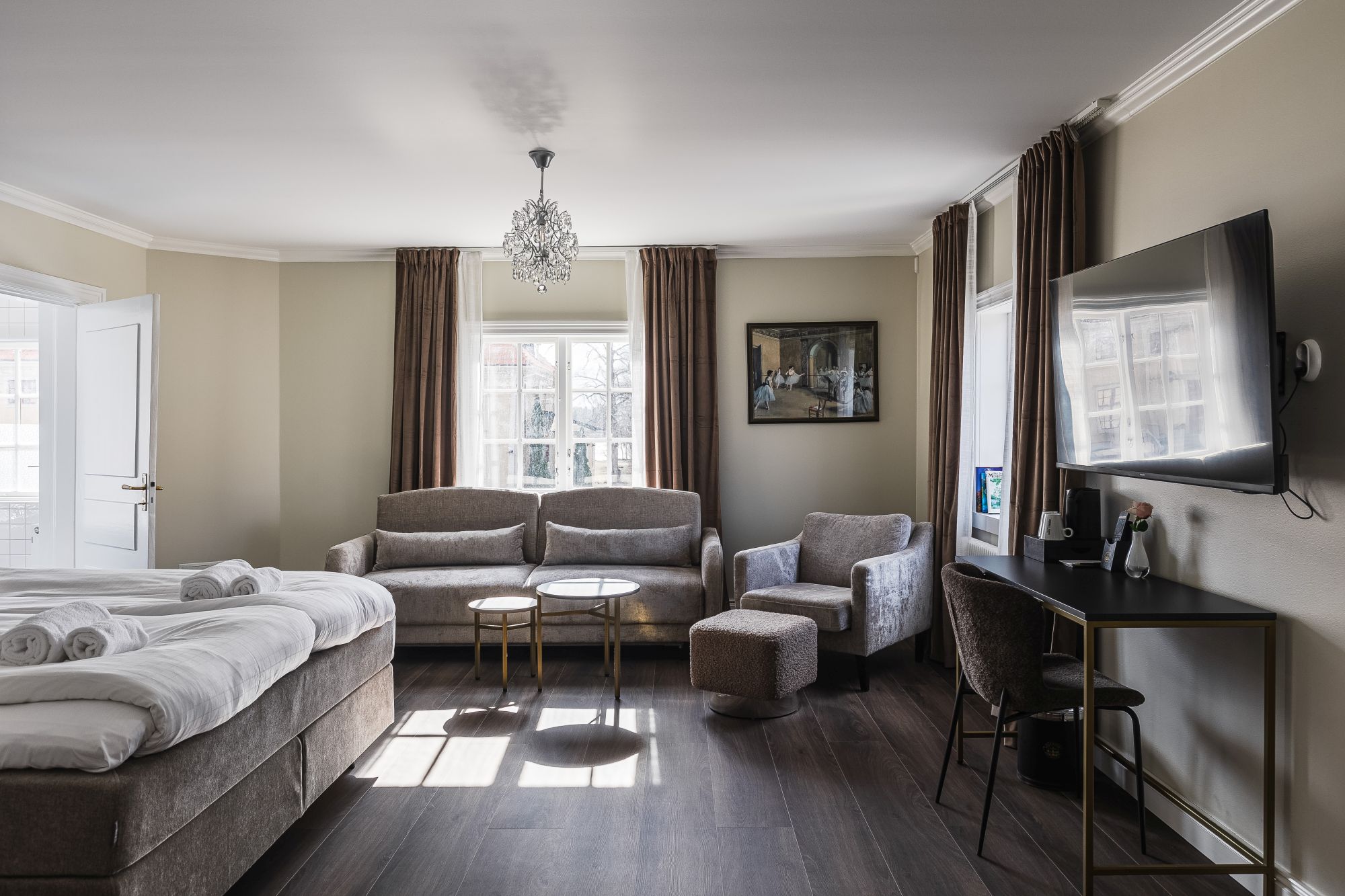 Double Luxury One Bedroom