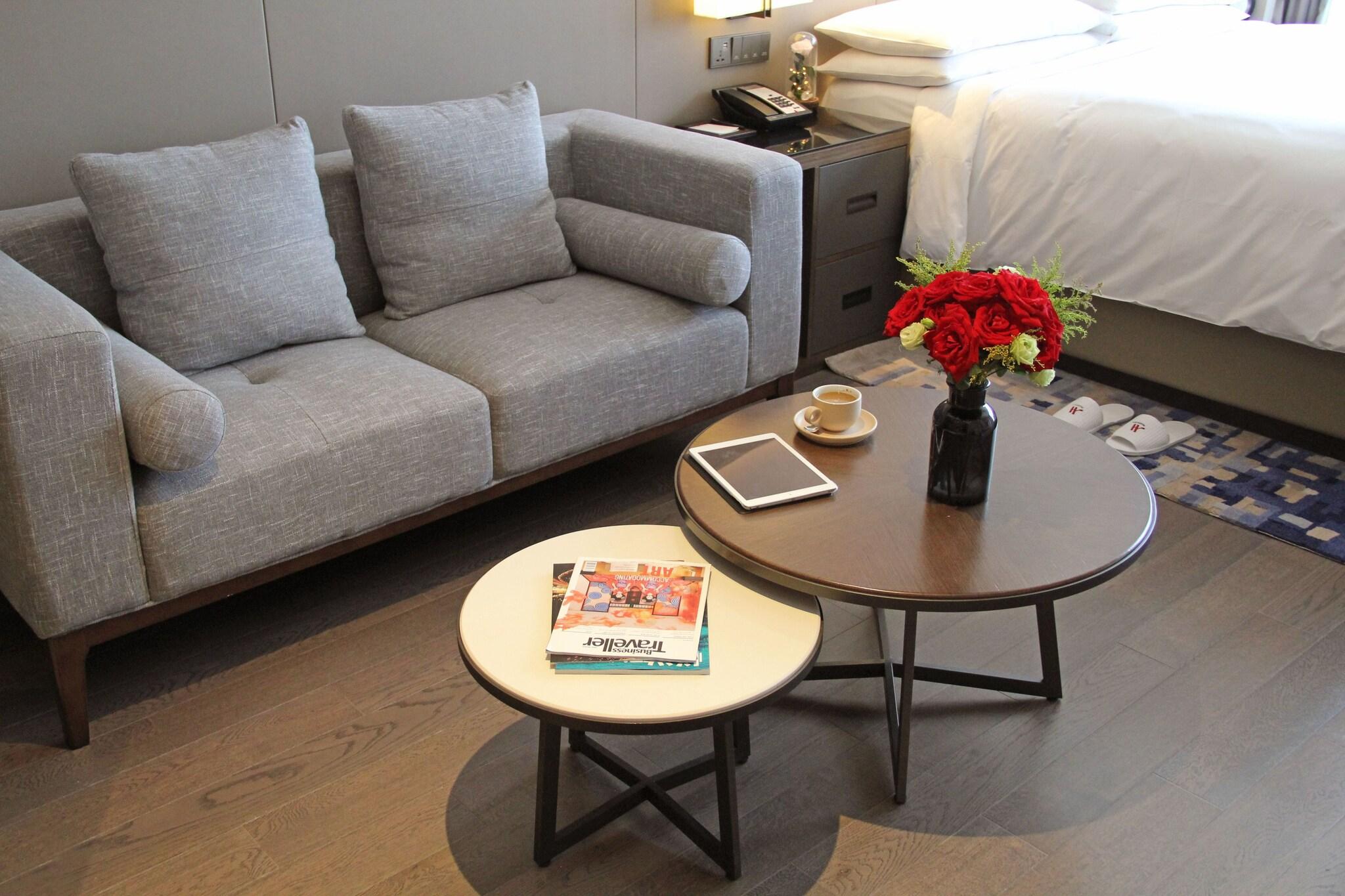 Studio King Size Bed