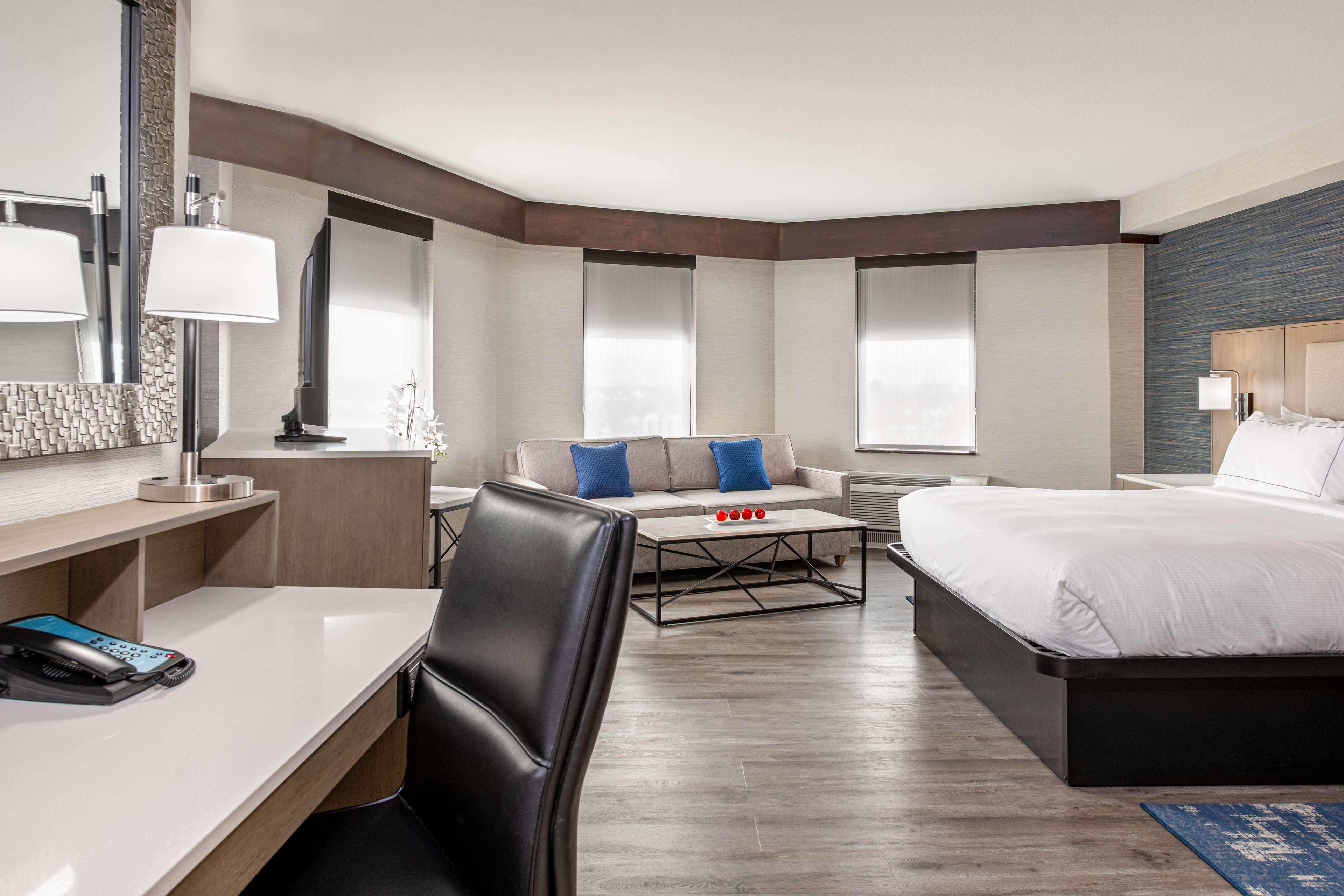 Double Deluxe King Bed