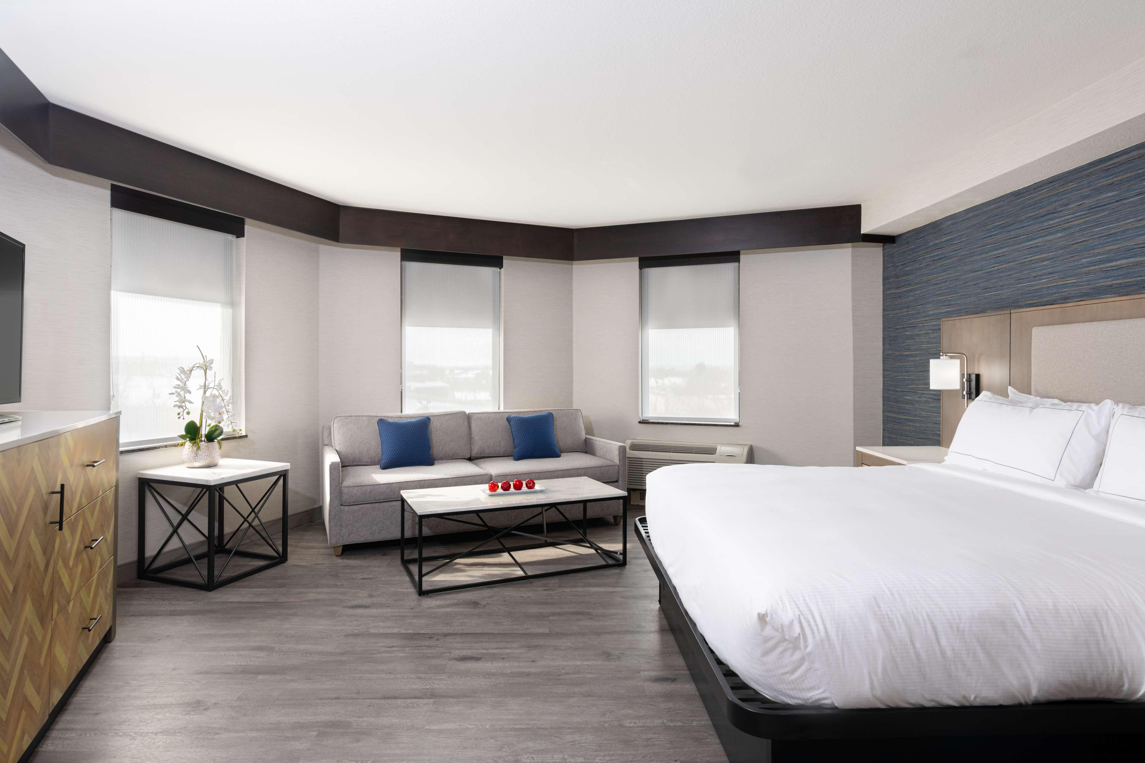 Double Deluxe King Bed