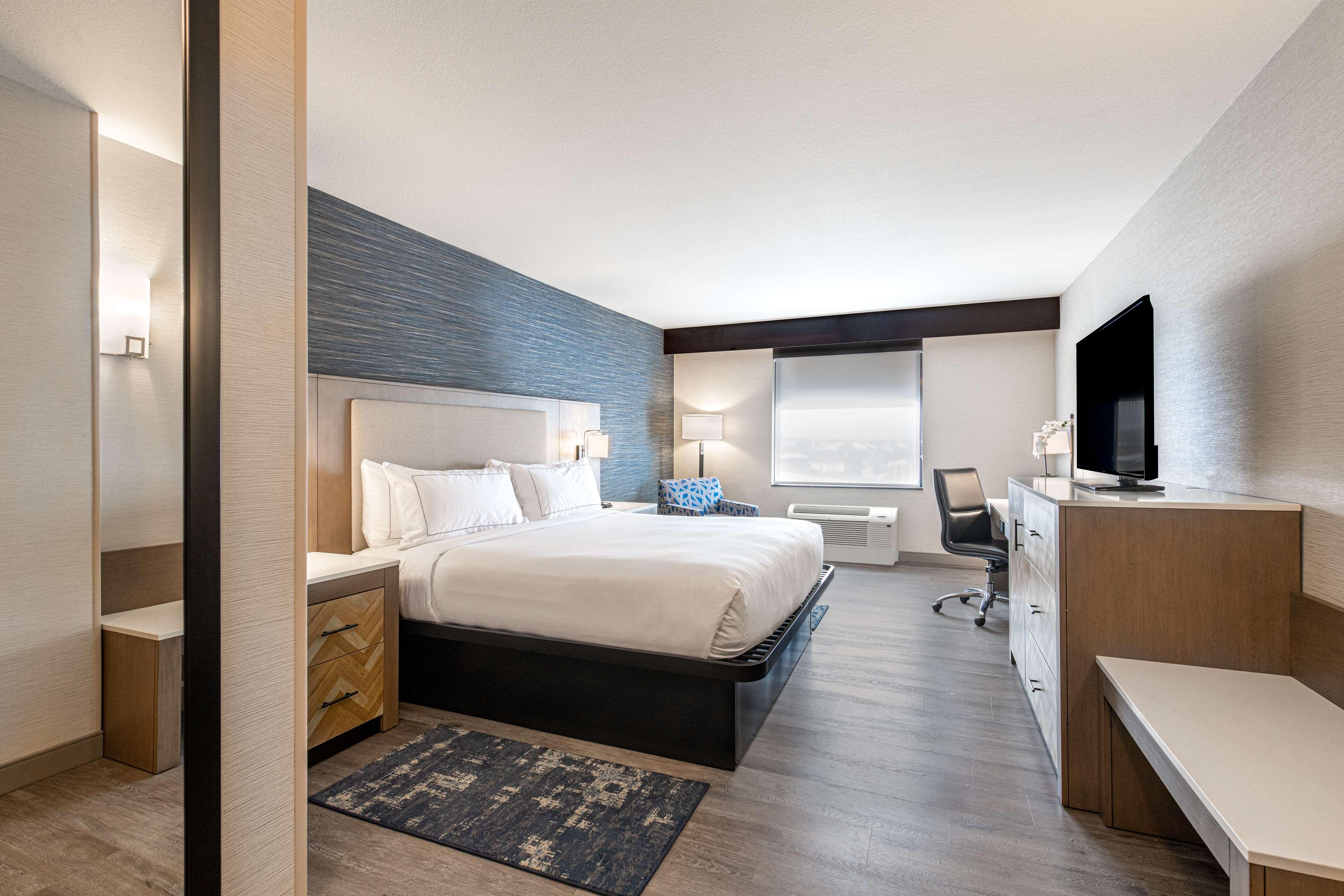 Double King Bed Non Smoking