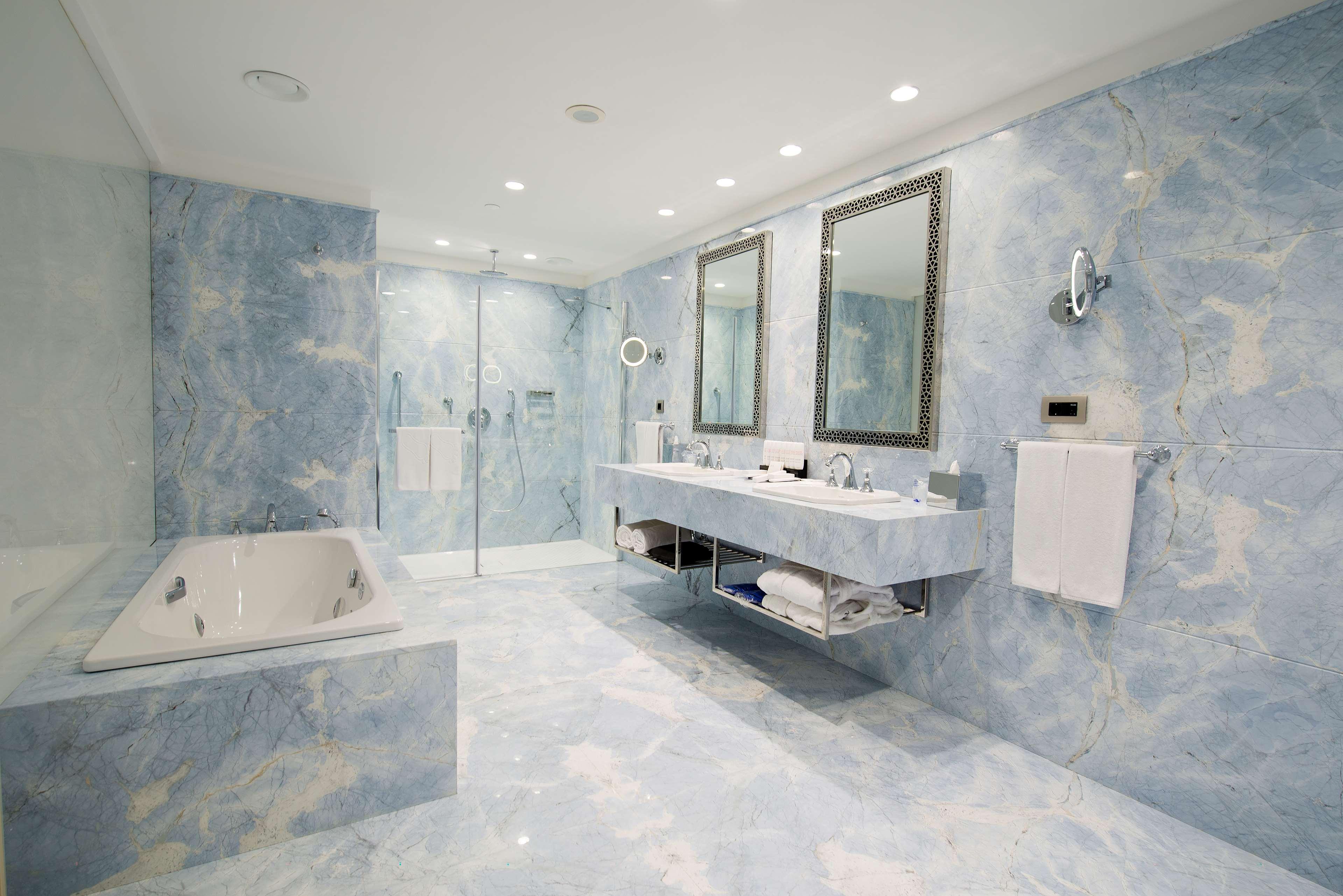 Junior Suite Mountain View