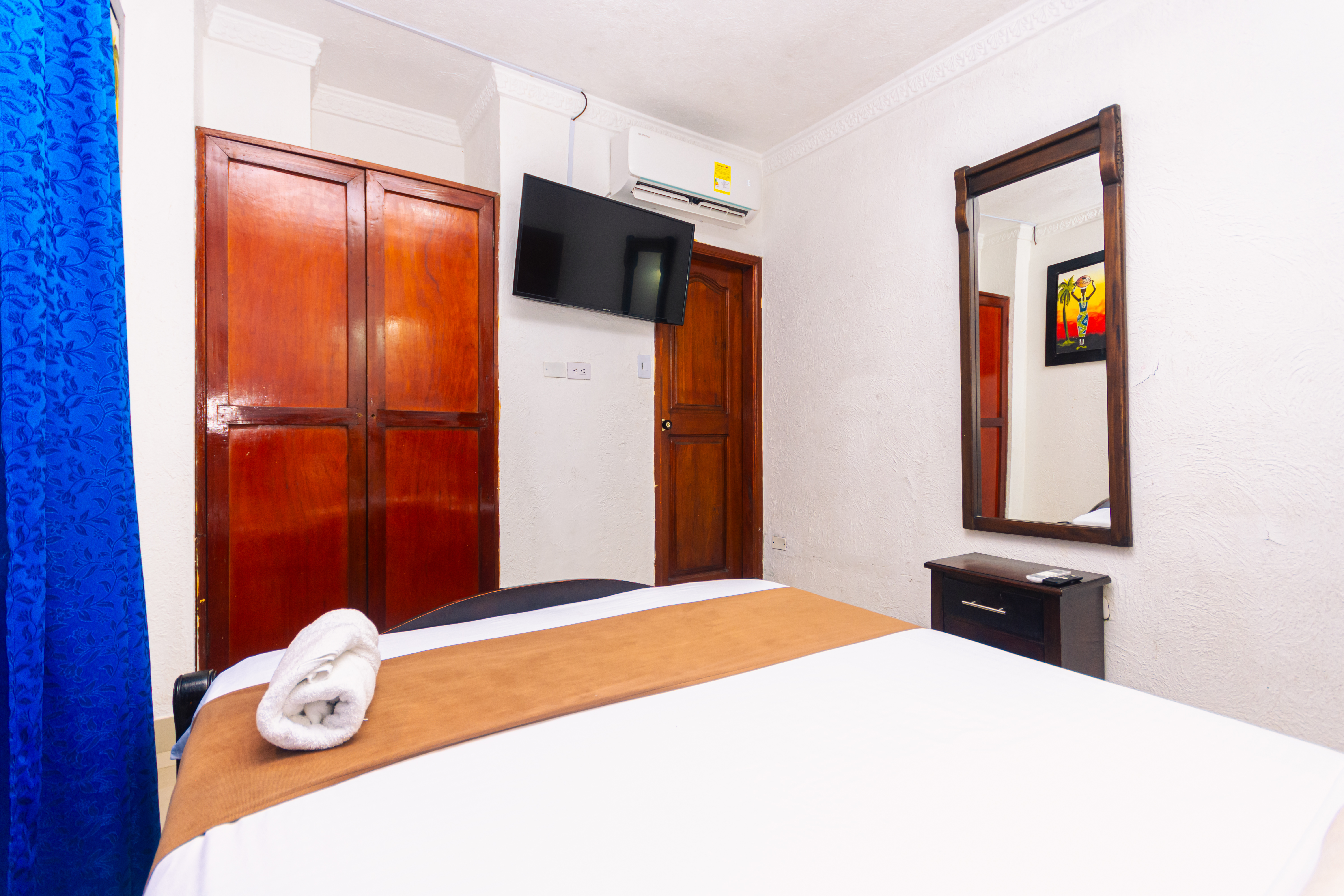 Twin with Air Conditioning