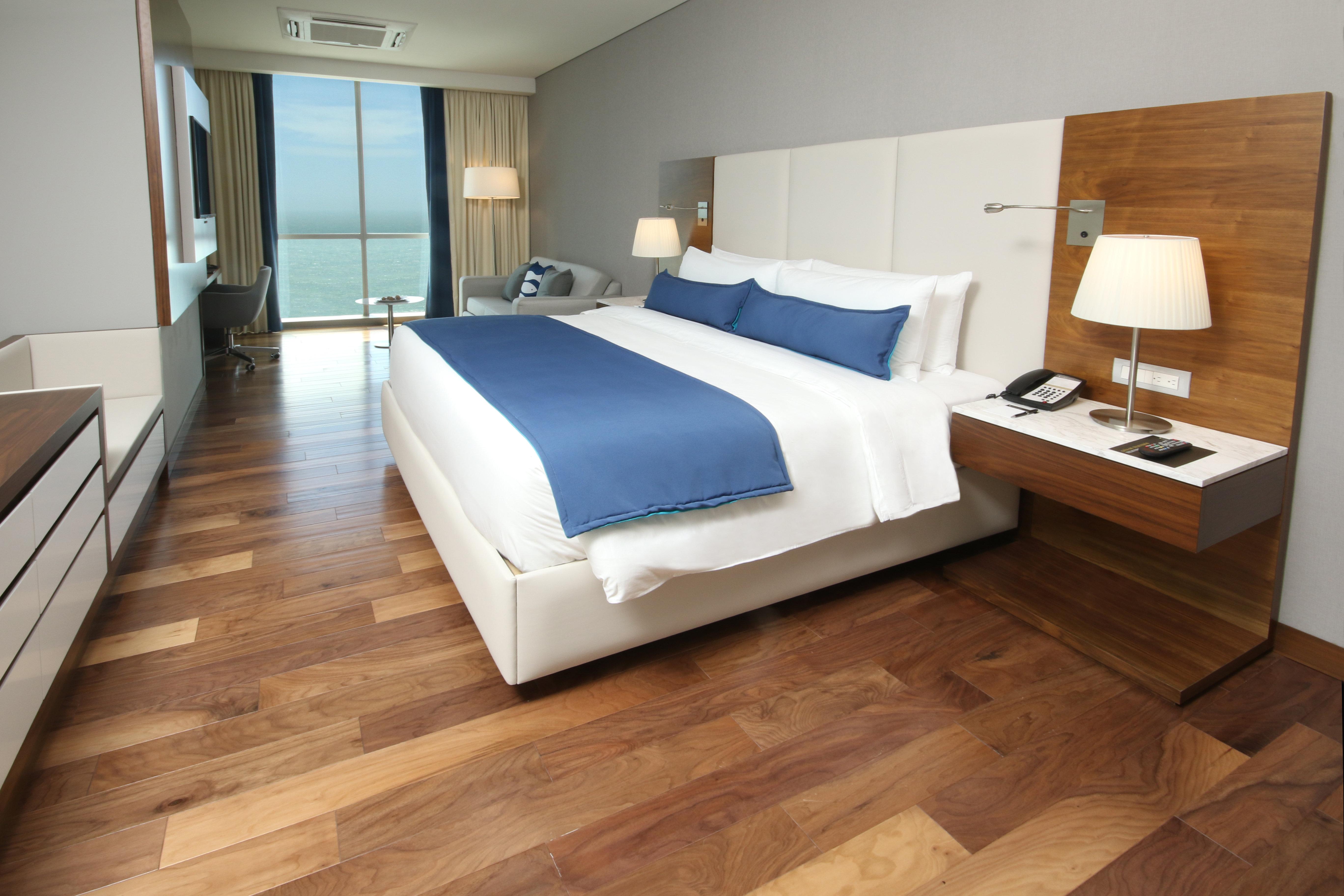 Suite Ocean View King Bed