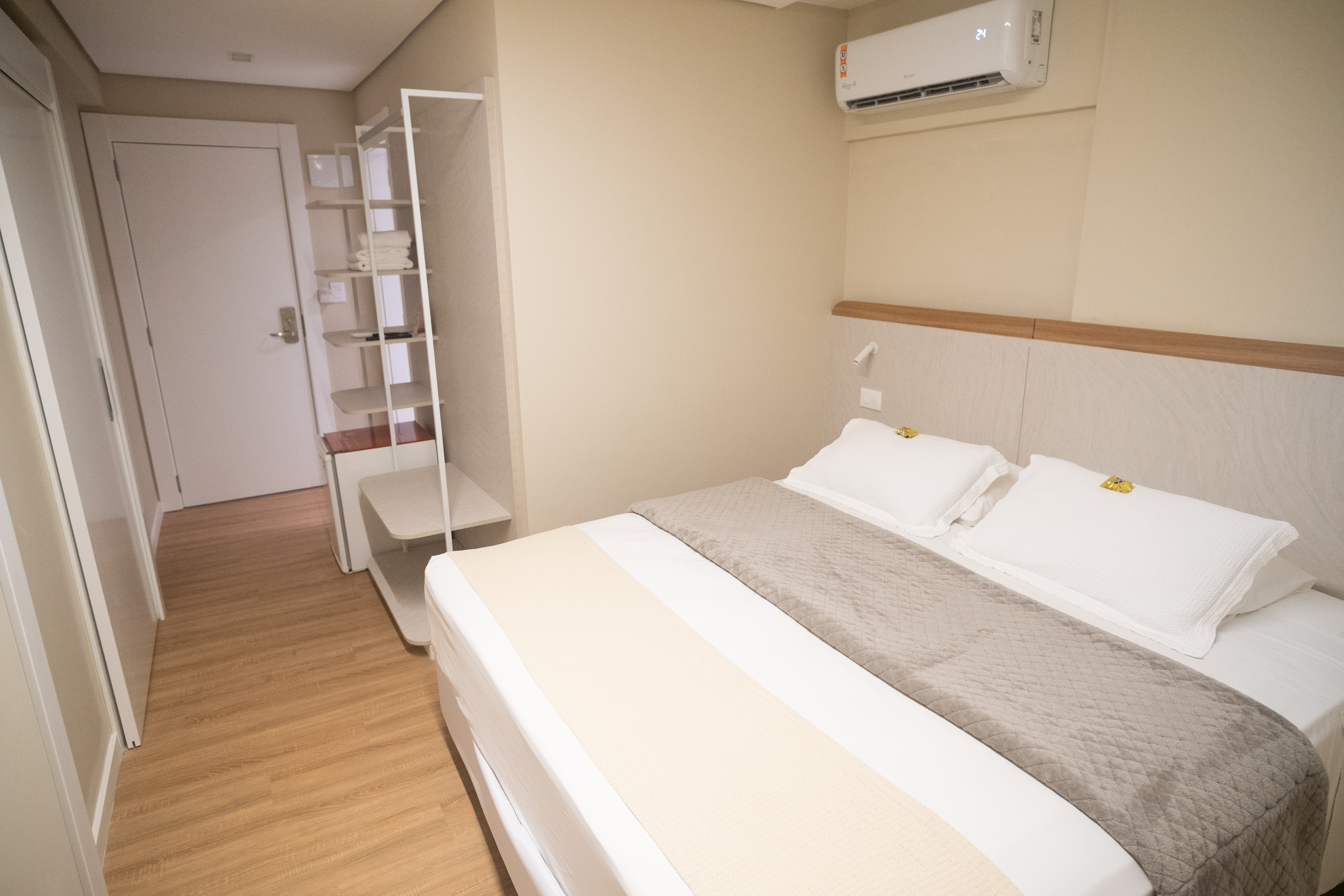 Apartment Capacity 1