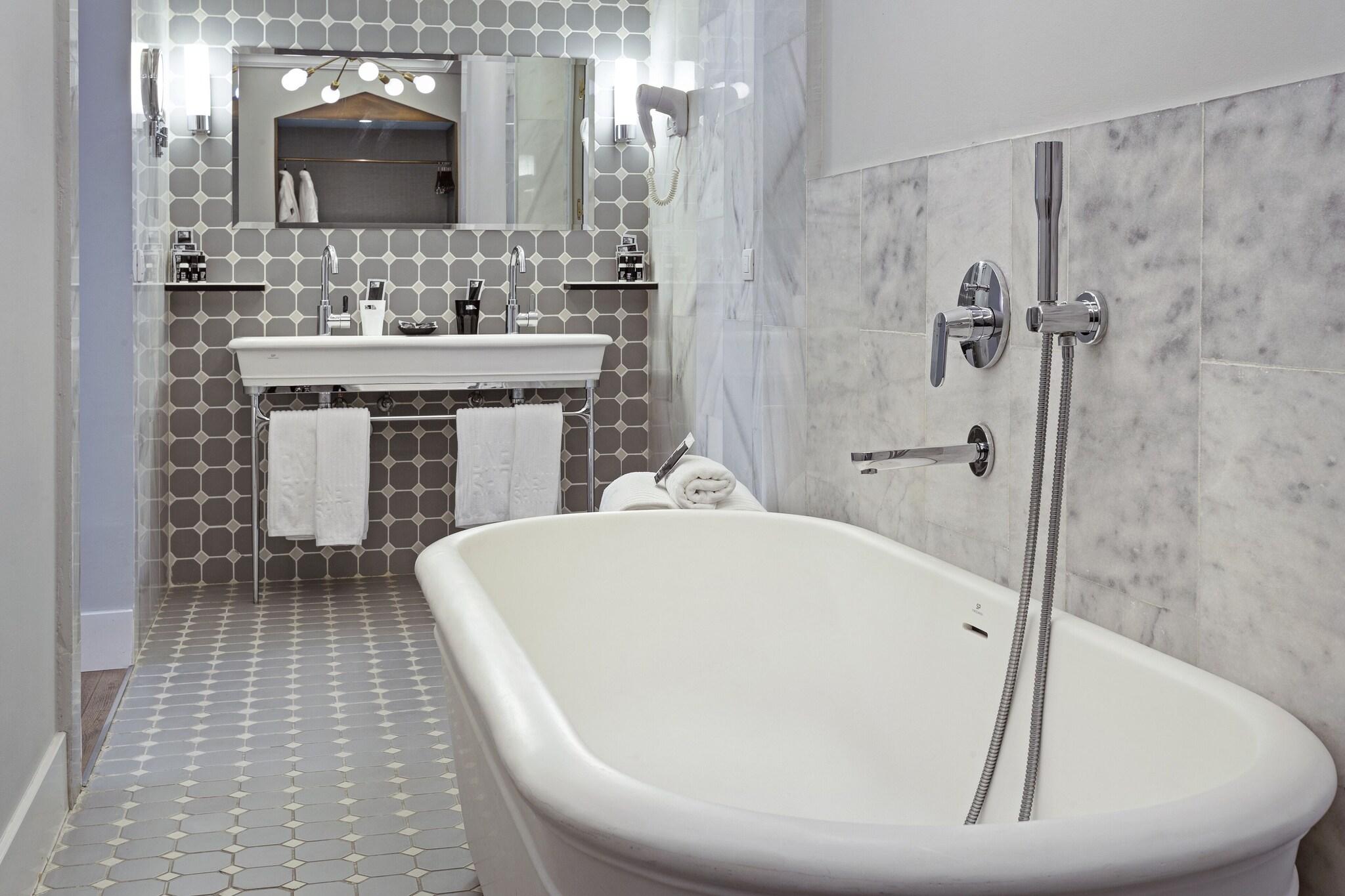 Double Deluxe Premium