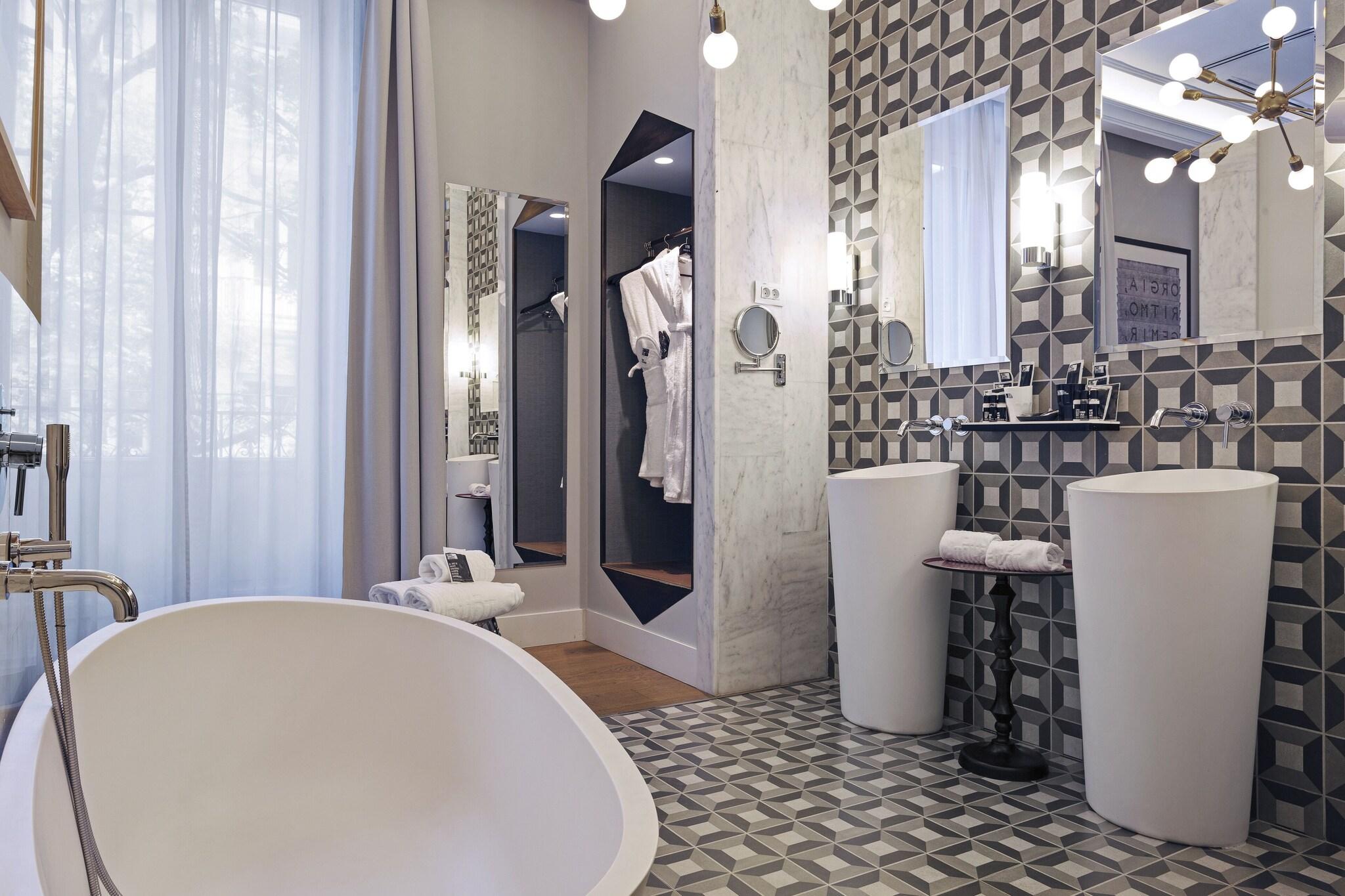 Double Deluxe Premium