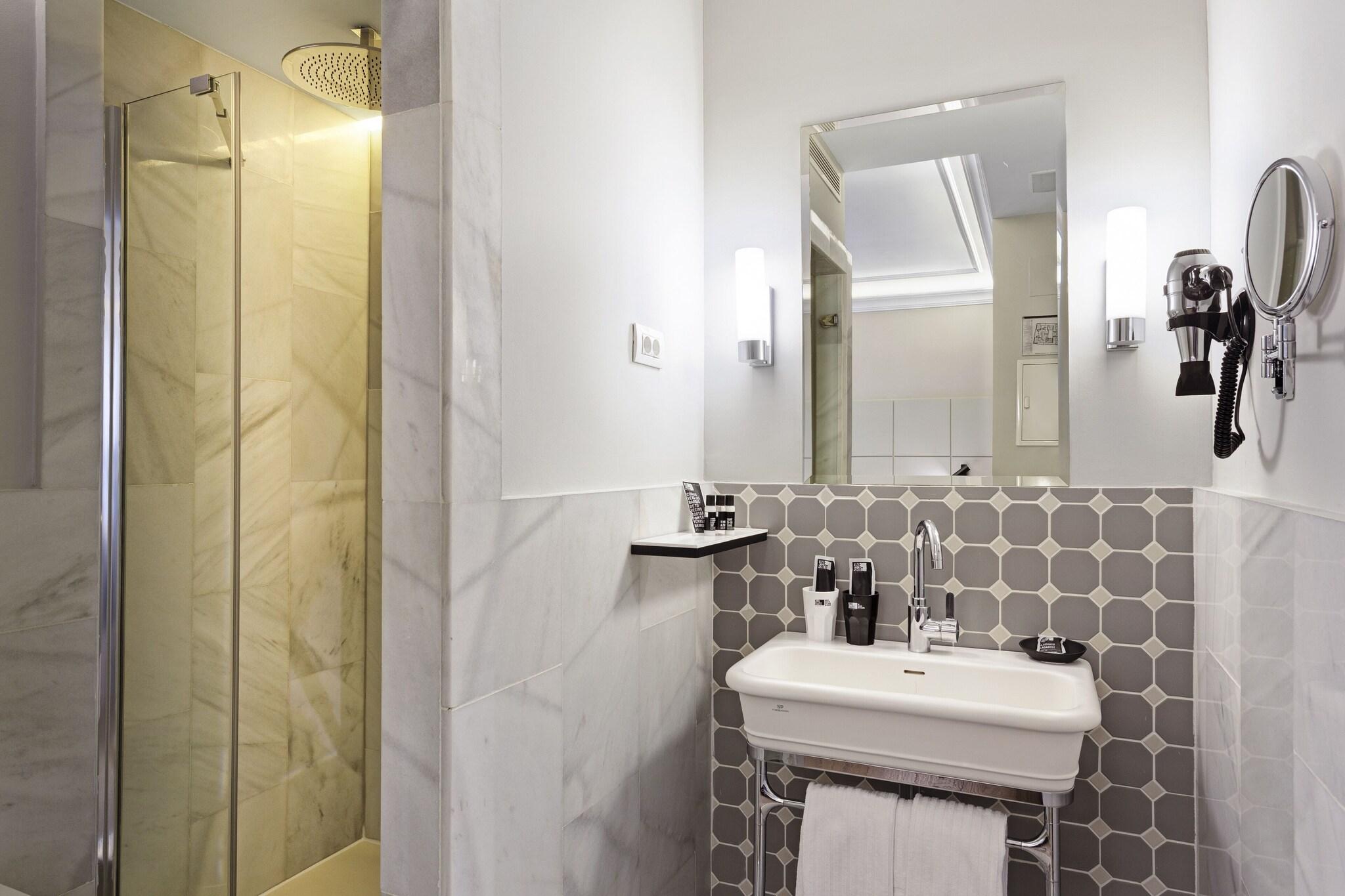 Double or Twin Standard