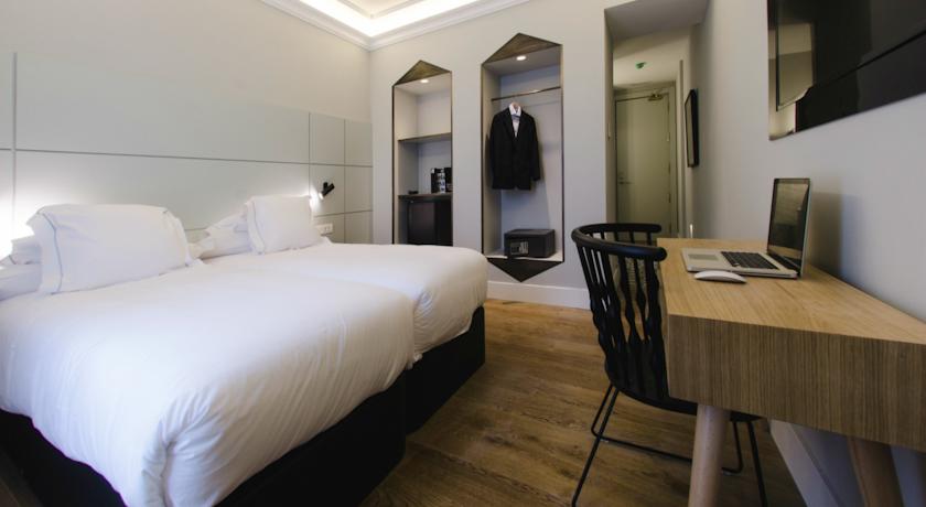 Double or Twin Standard