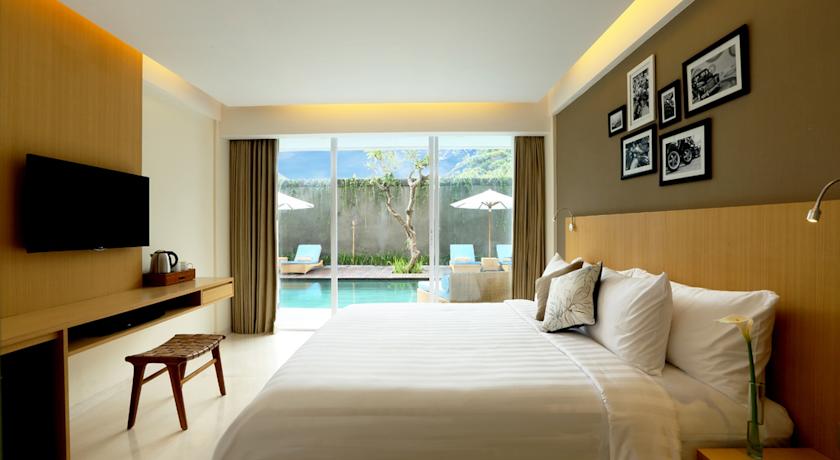 Double or Twin Deluxe Pool View