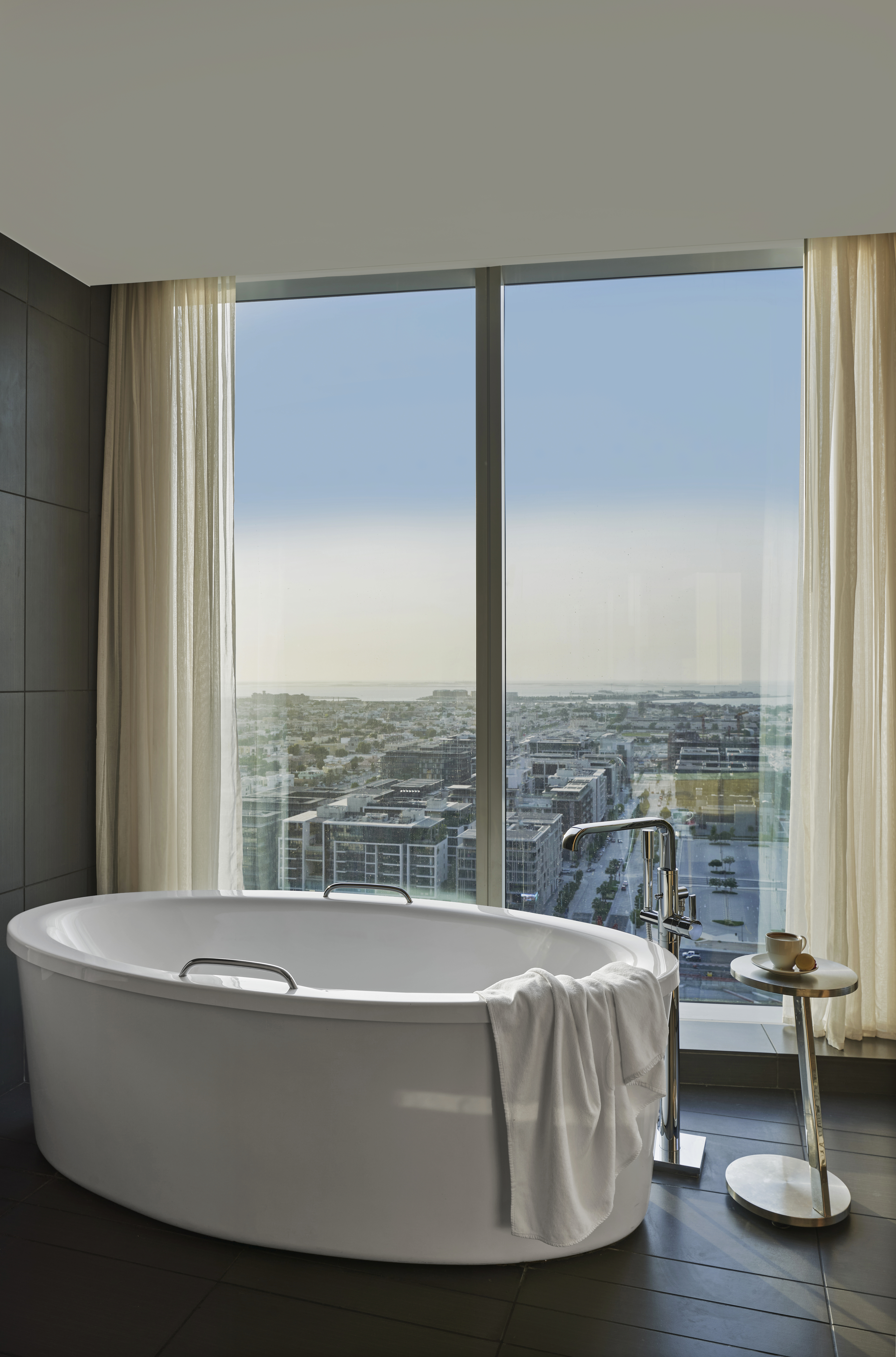 Suite Deluxe King Bed