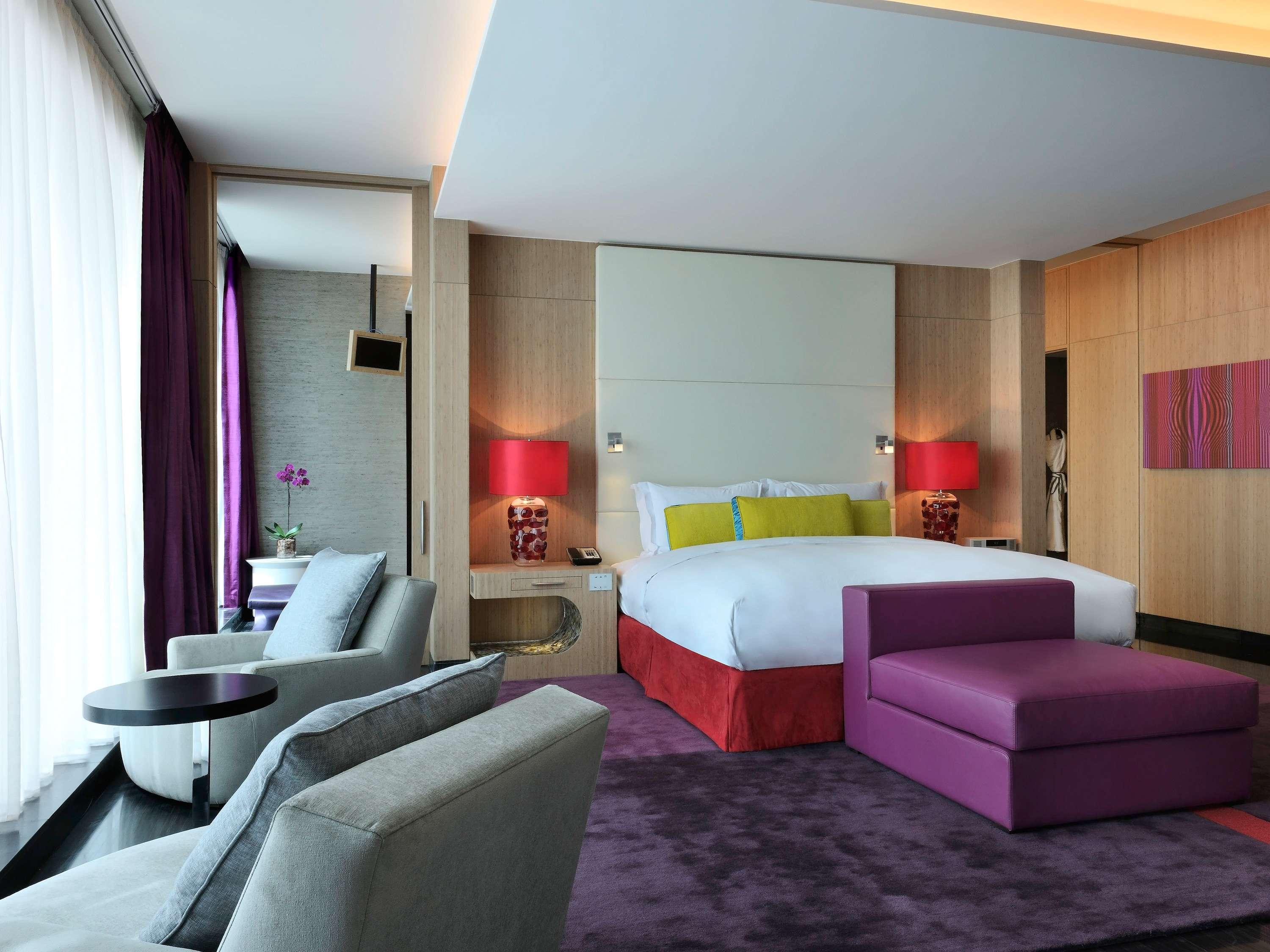 Suite King Size Bed