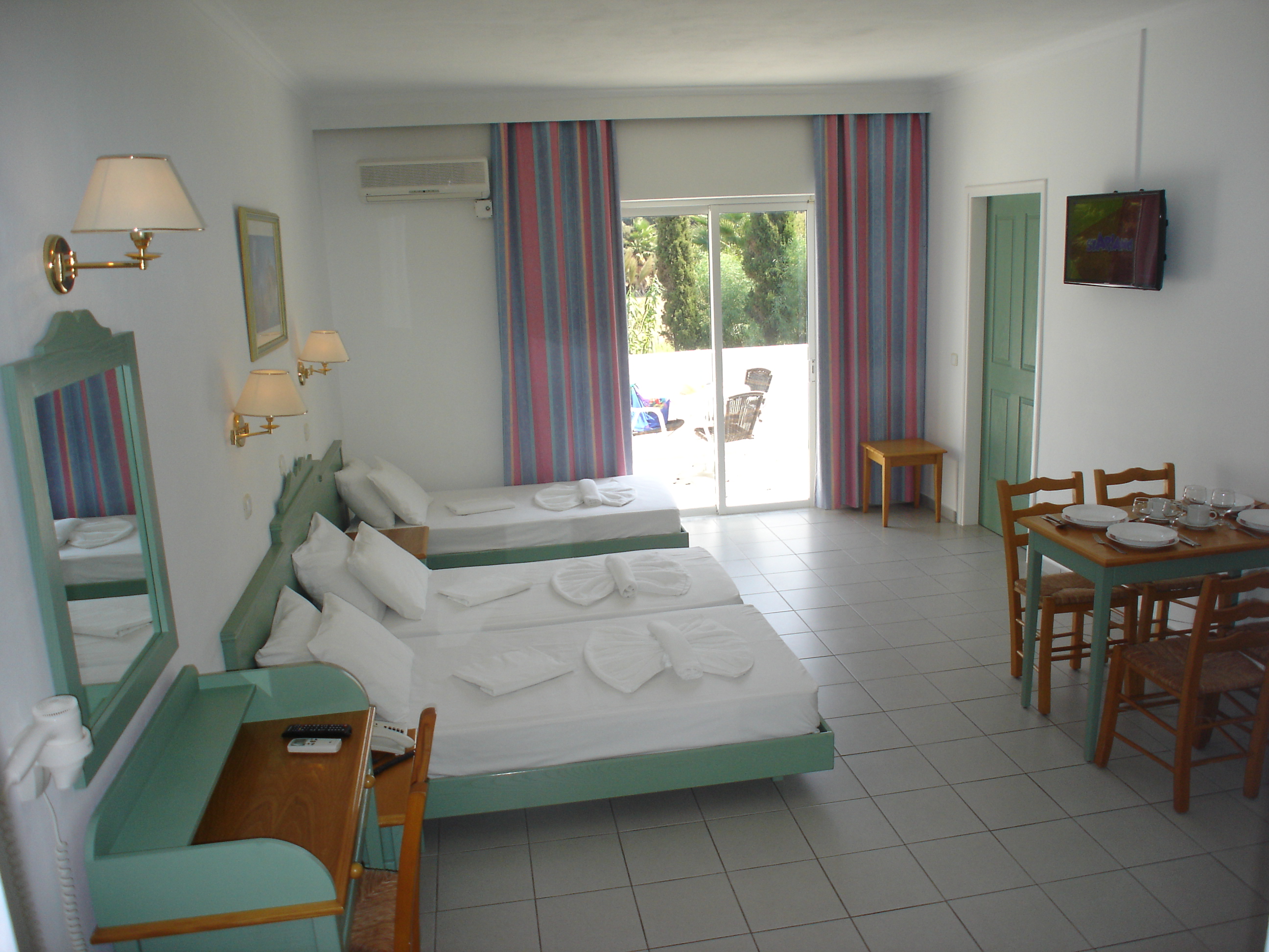 Family Room Capacity 5